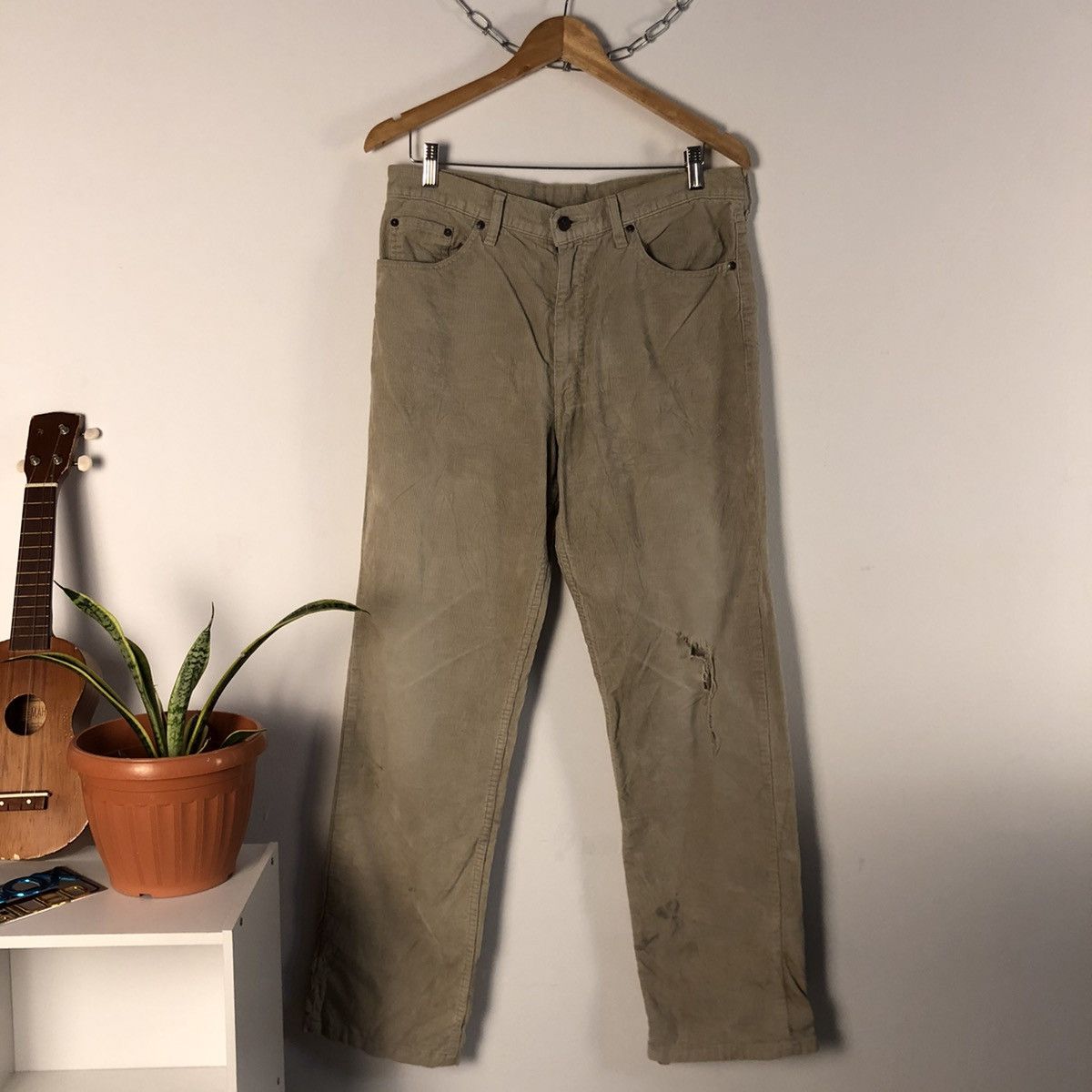 Levi's Steal🔥 Distressed Levi’s Corduroy Denim Size US 34 / EU 50 - 4 Thumbnail