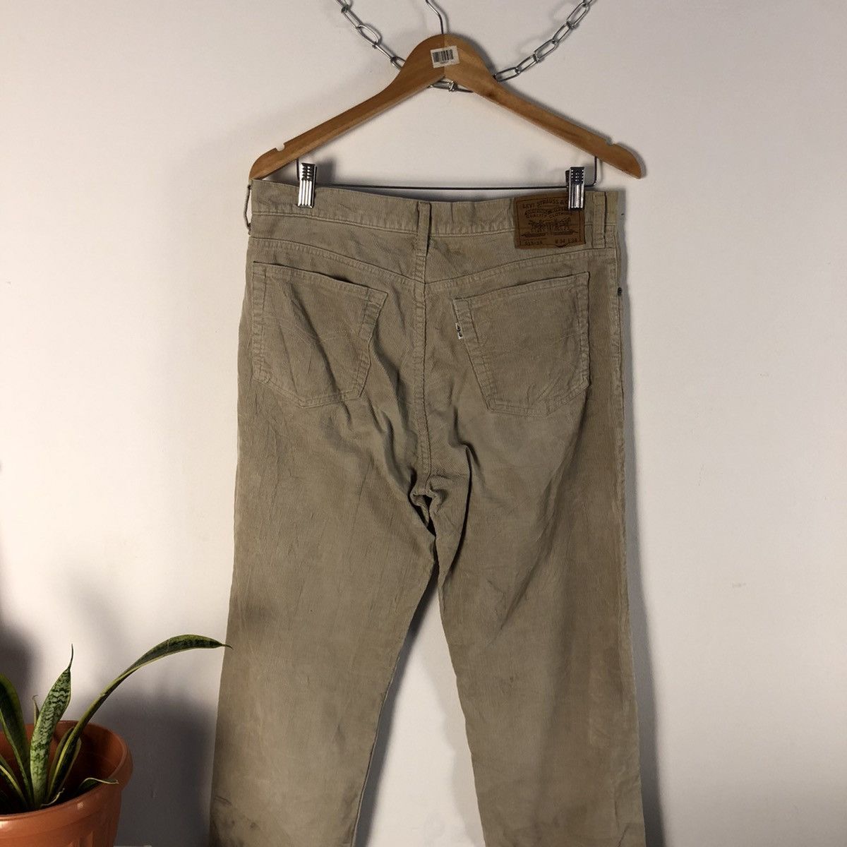 Levi's Steal🔥 Distressed Levi’s Corduroy Denim Size US 34 / EU 50 - 7 Thumbnail
