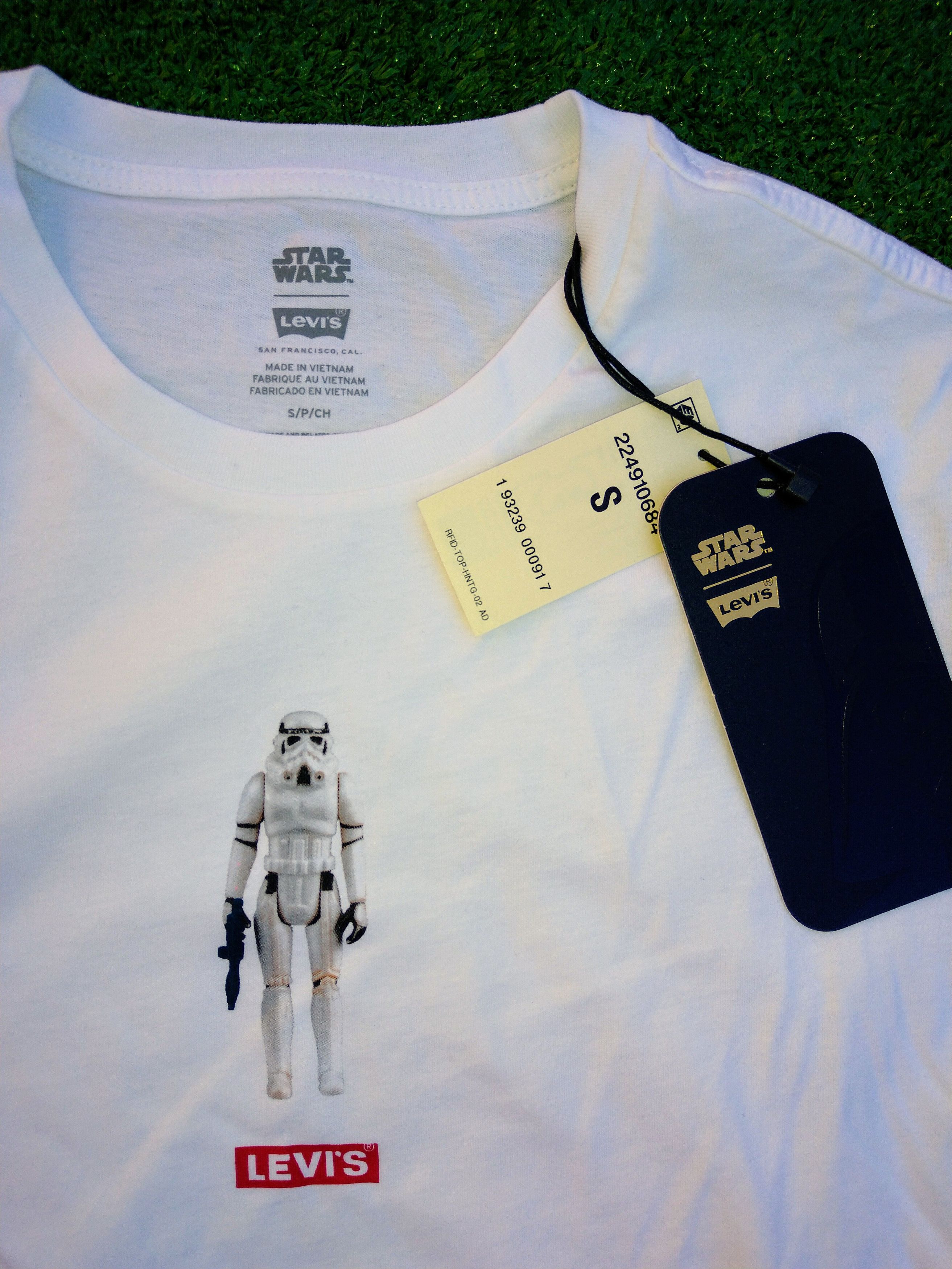 Levi's STAR WARS x LEVIS Stormtrooper Action Figure Toy Mens Shirt Size US S / EU 44-46 / 1 - 2 Preview