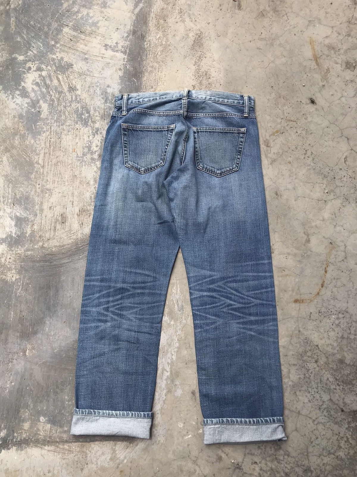 Japanese Brand Distressed Selvedge Denim Uniqlo Regular Fit Blue Wash W31 Size US 31 - 2 Thumbnail