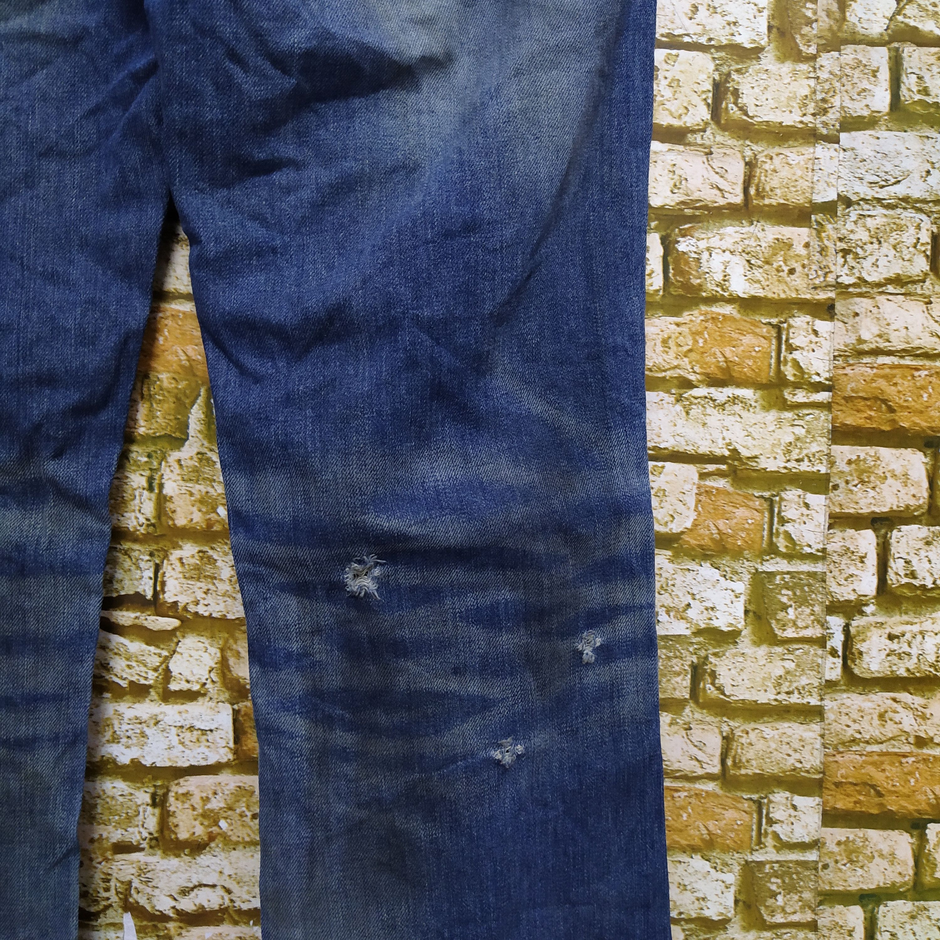 Vanquish VANQUISH GOLD FLARE DISTRESSED DENIM (D316) Size US 33 - 7 Thumbnail