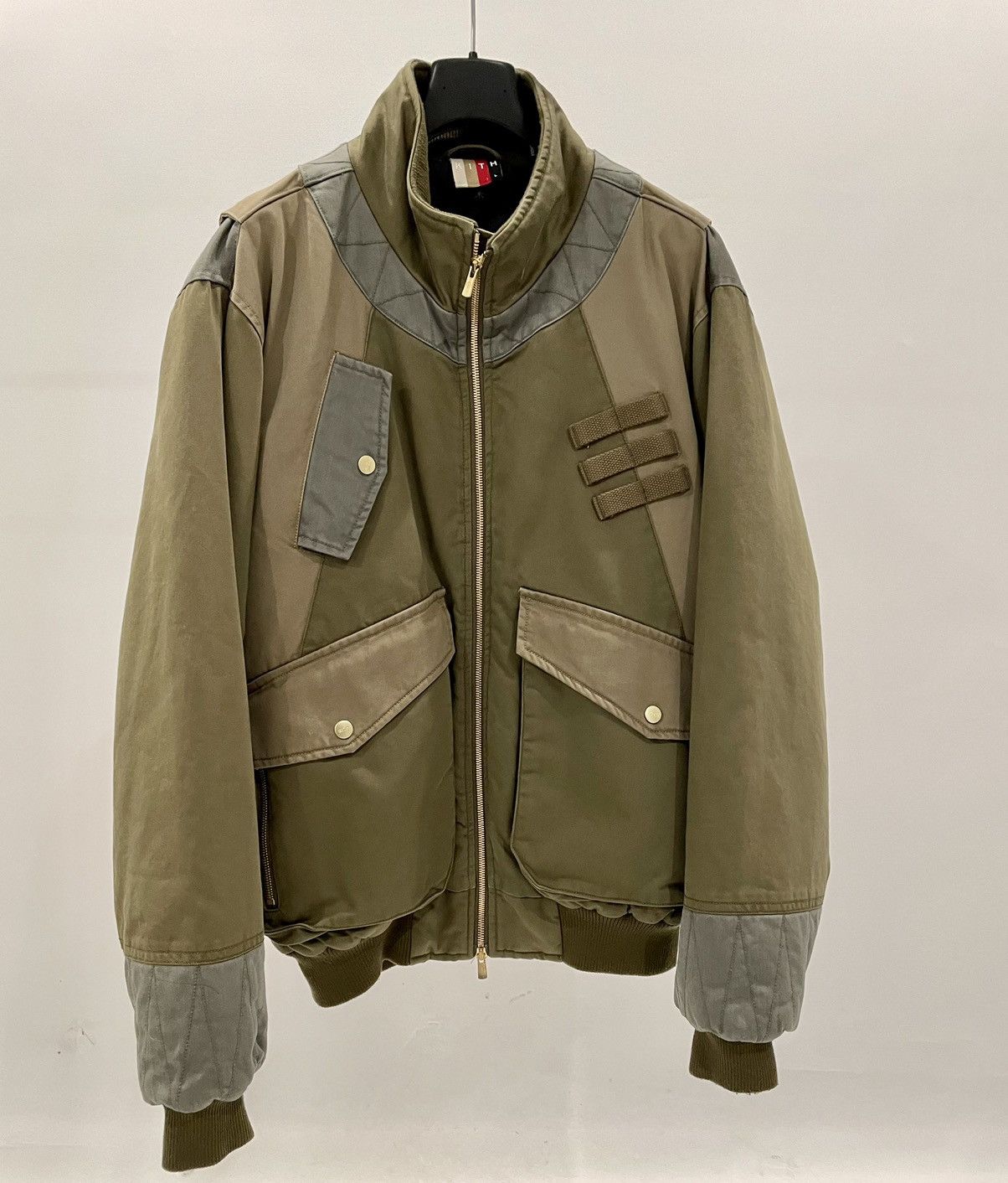 KITH COLORBLOCKED SATEEN BOMBER-