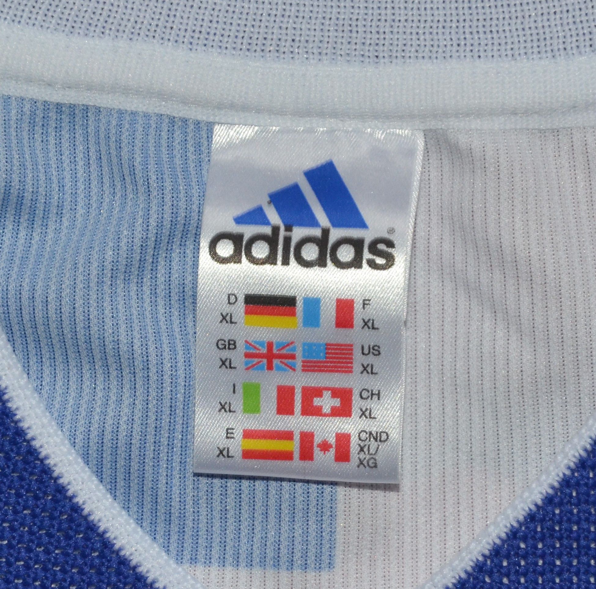 Adidas Chapuisat #24 Autographed Jersey Grasshopper Club Zürich Size US XL / EU 56 / 4 - 22 Thumbnail