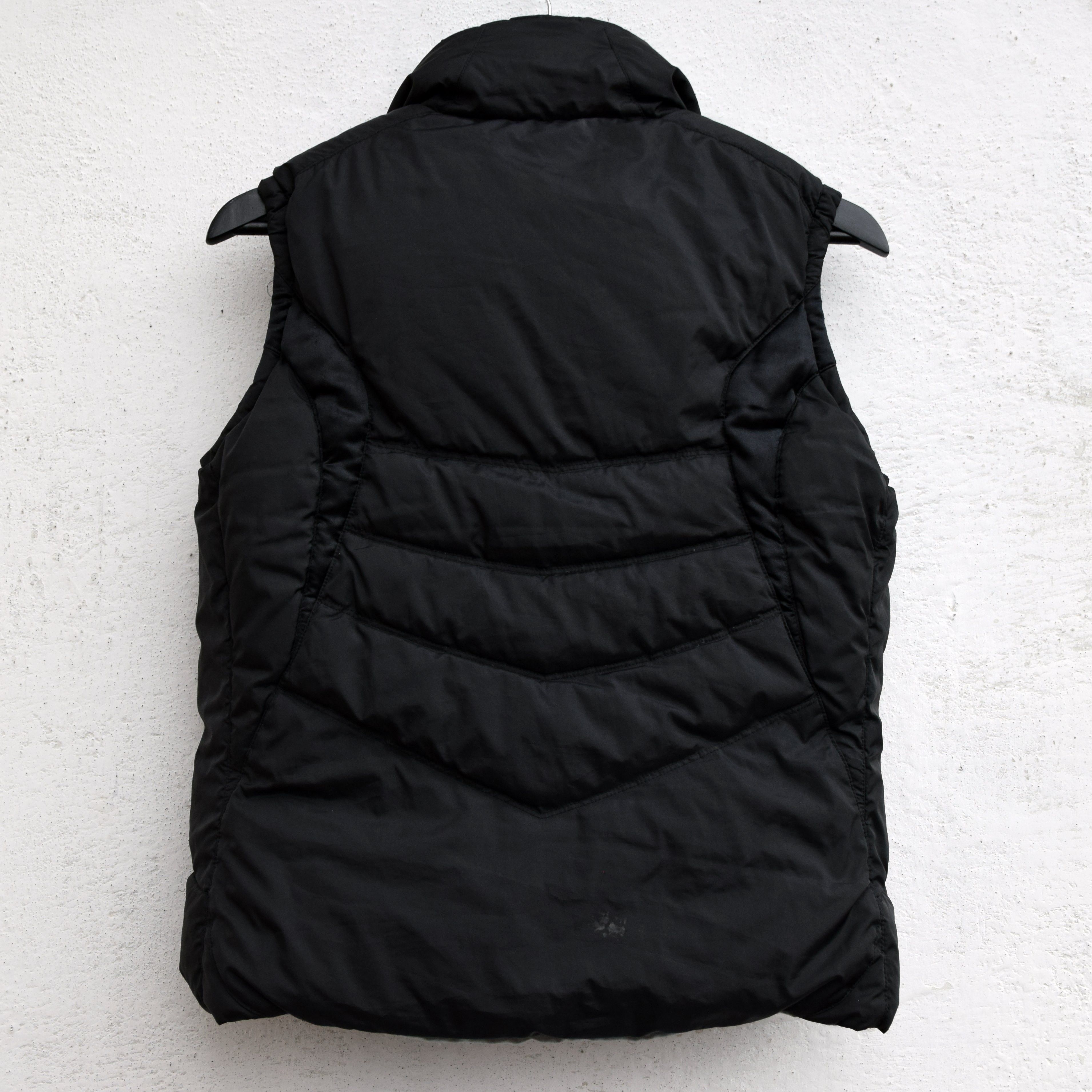 Nike × Vintage WMNS 2007 Small Swoosh Nike Puffer Vest M Size US XS / EU 42 / 0 - 6 Thumbnail