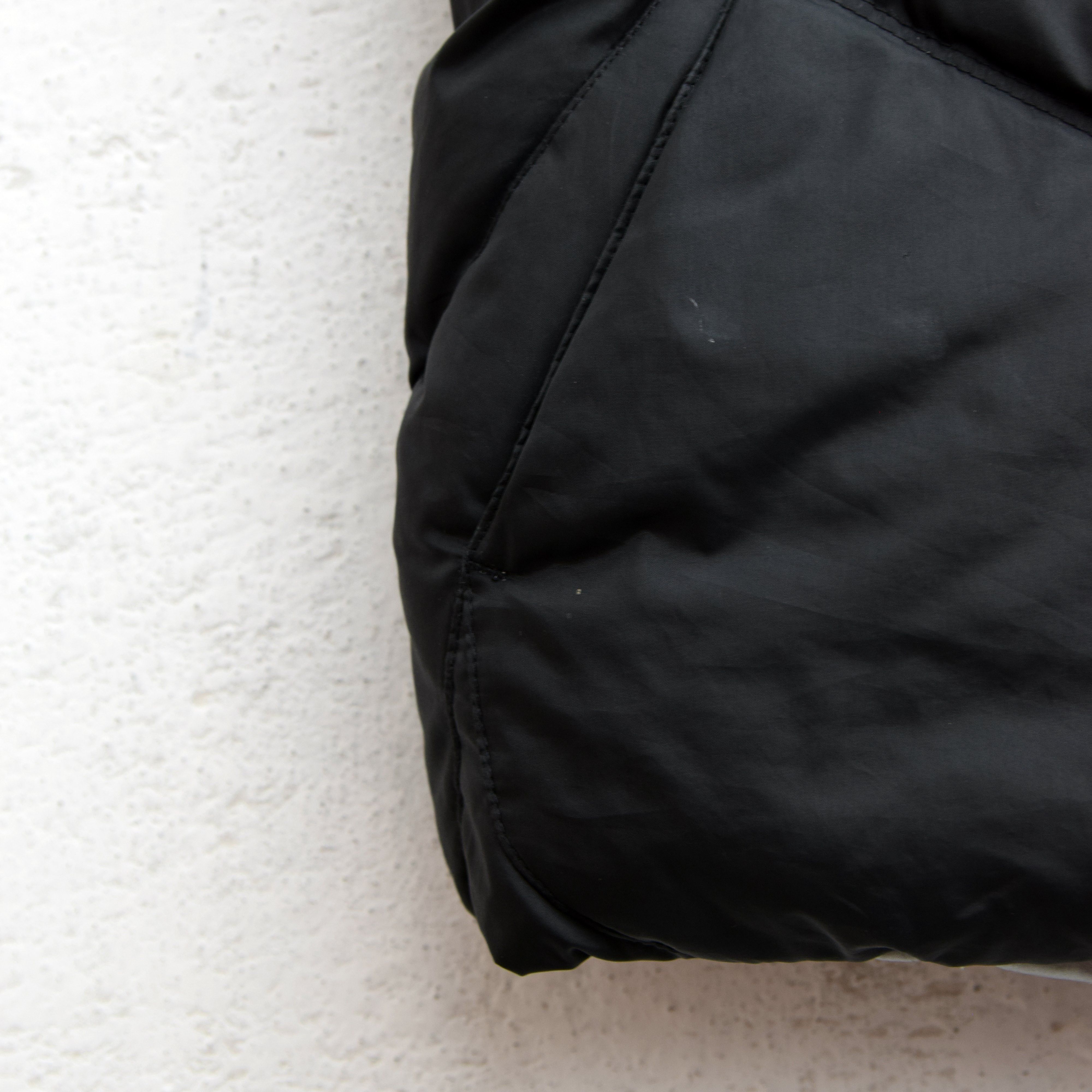 Nike × Vintage WMNS 2007 Small Swoosh Nike Puffer Vest M Size US XS / EU 42 / 0 - 5 Thumbnail