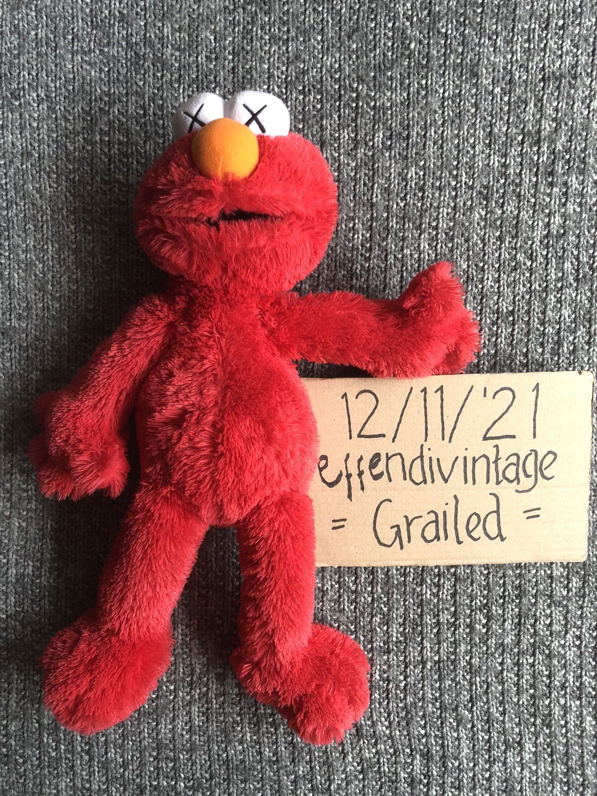 Uniqlo 2025 elmo doll