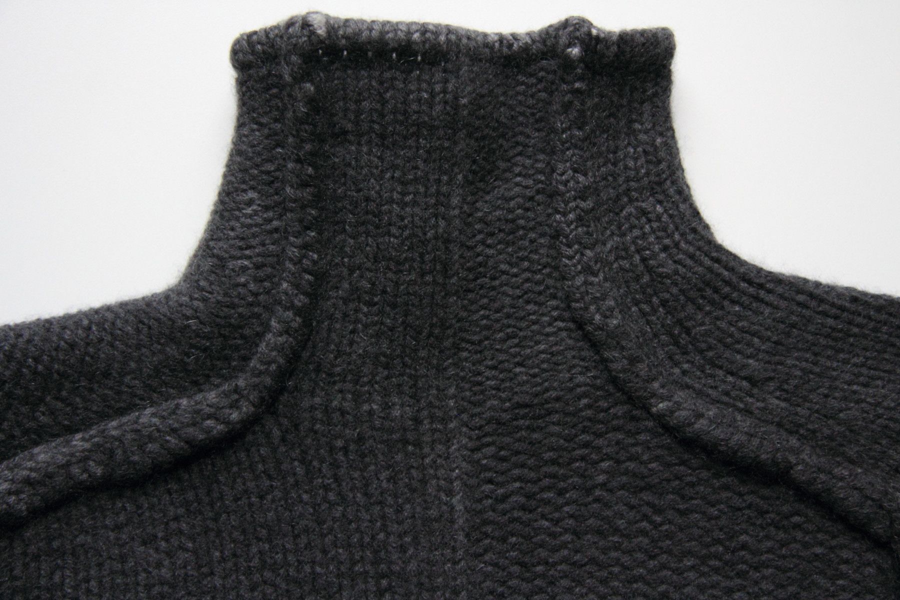 Carpe Diem L'MALTIERI (CARPE DIEM) HIGH NECK REVERSIBLE SWEATER SIZE 2 Size US S / EU 44-46 / 1 - 12 Thumbnail