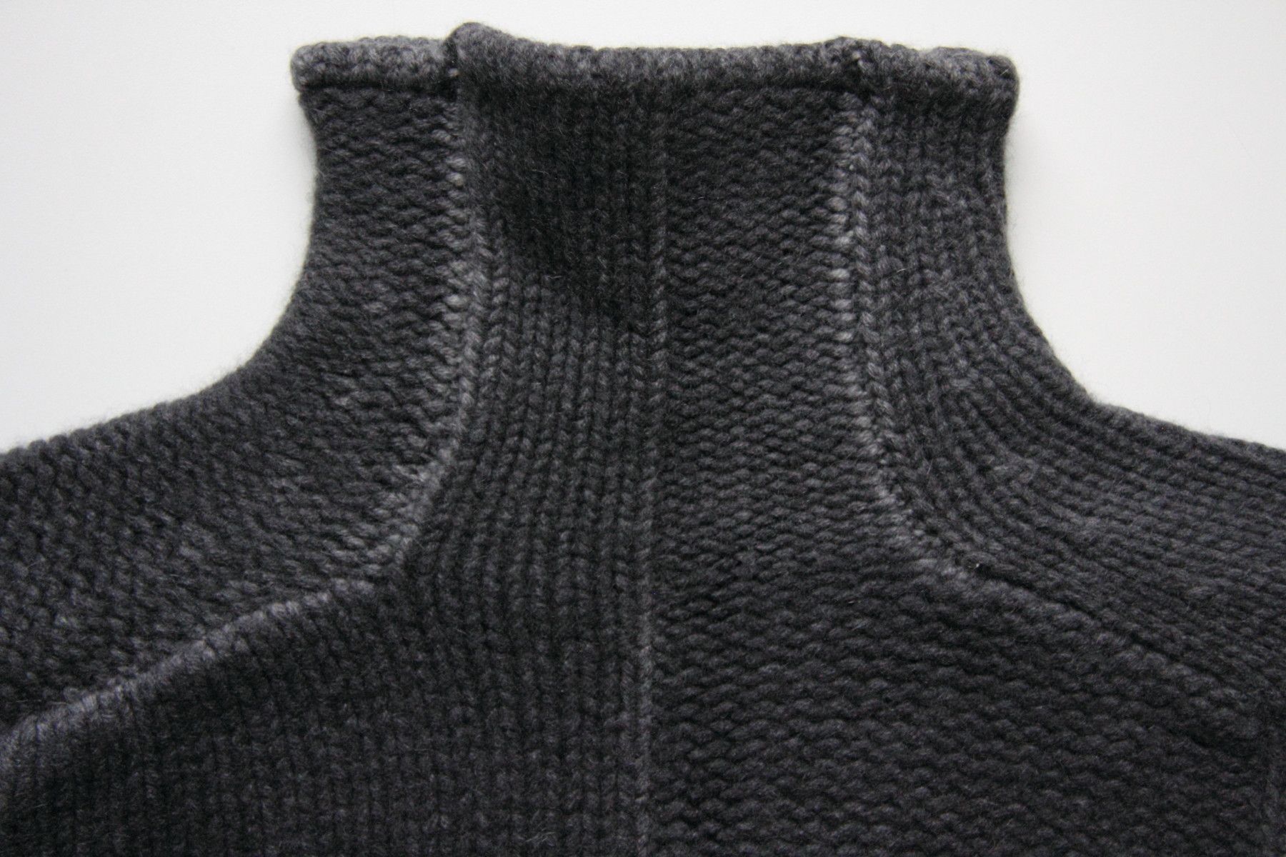 Carpe Diem L'MALTIERI (CARPE DIEM) HIGH NECK REVERSIBLE SWEATER SIZE 2 Size US S / EU 44-46 / 1 - 5 Thumbnail
