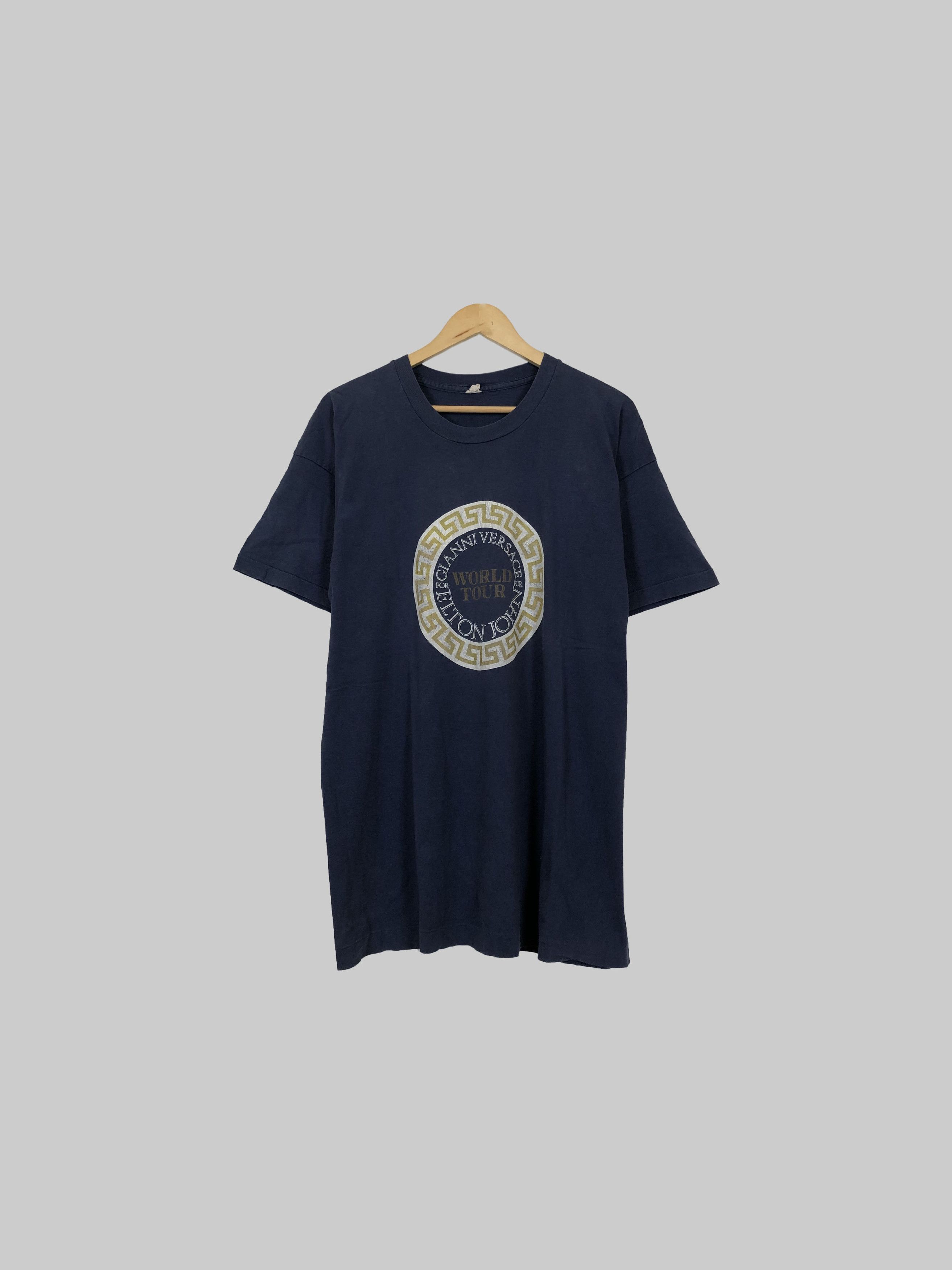 Band Tees Vintage 90s Gianni Versace x Elton John ‘The One’ Size US L / EU 52-54 / 3 - 1 Thumbnail
