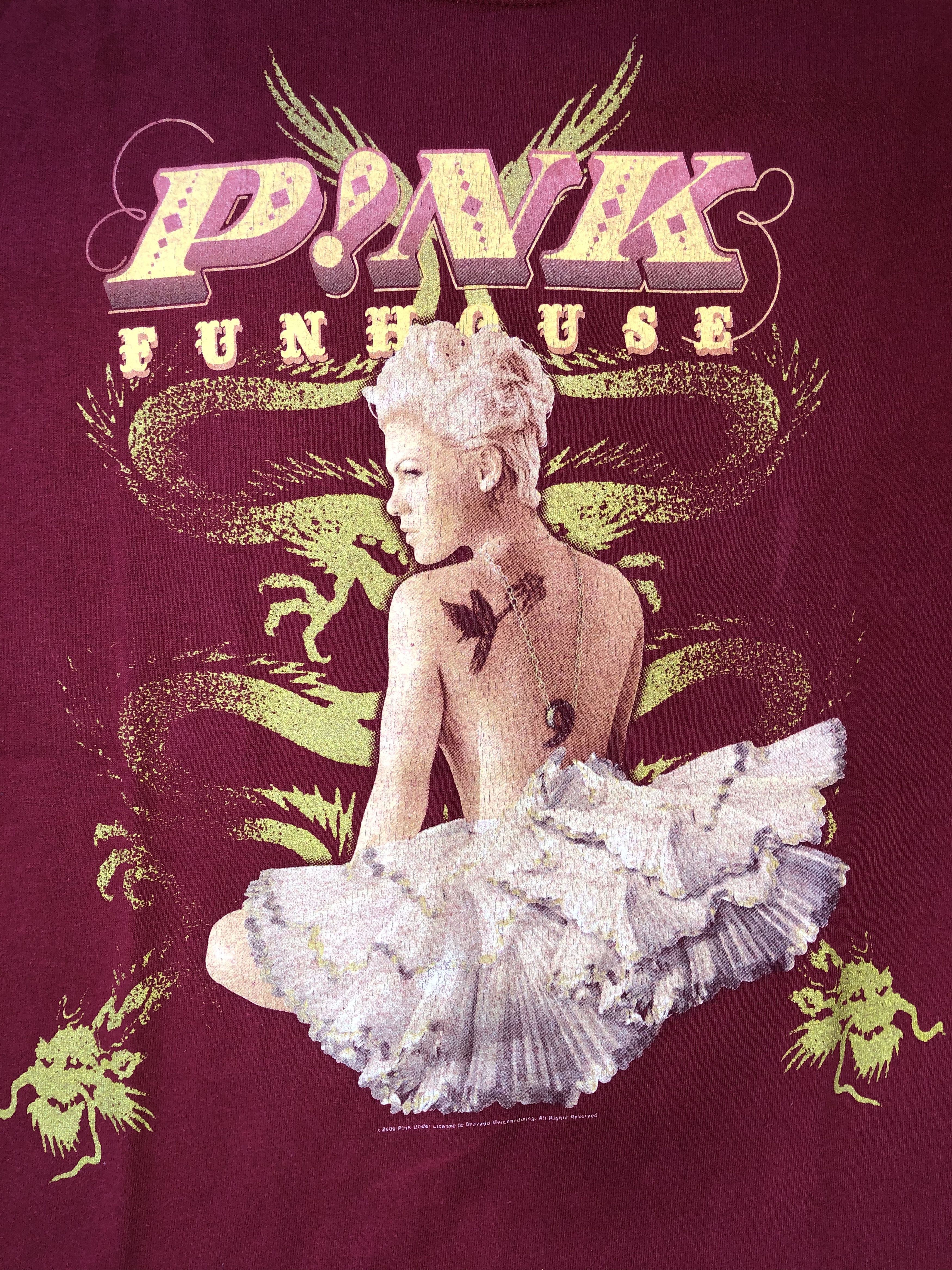 Band Tees Vintage 2009 Pink (Britney Spears Beyoncé Rihanna Perry) Size US M / EU 48-50 / 2 - 5 Thumbnail