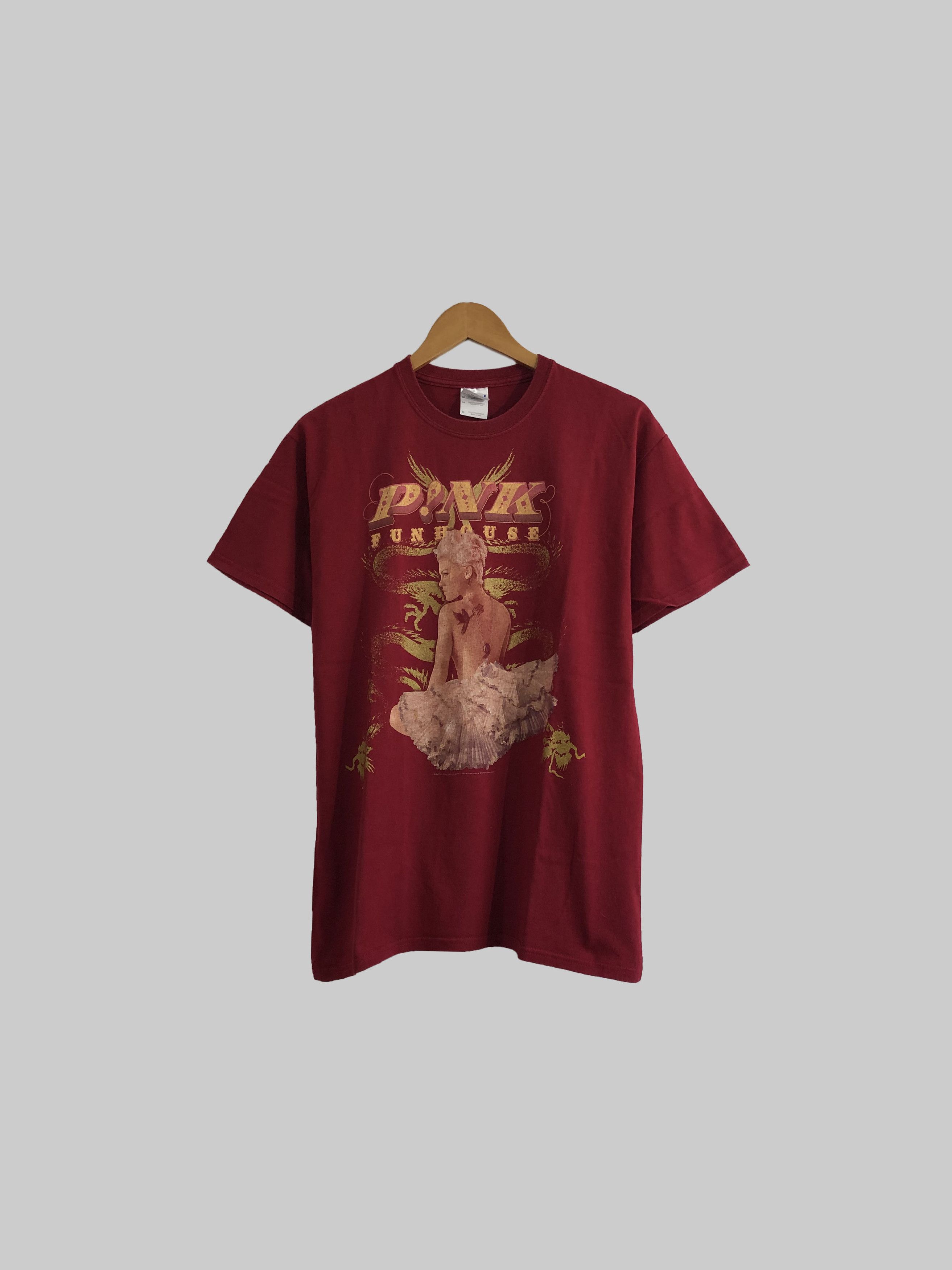 Band Tees Vintage 2009 Pink (Britney Spears Beyoncé Rihanna Perry) Size US M / EU 48-50 / 2 - 1 Thumbnail