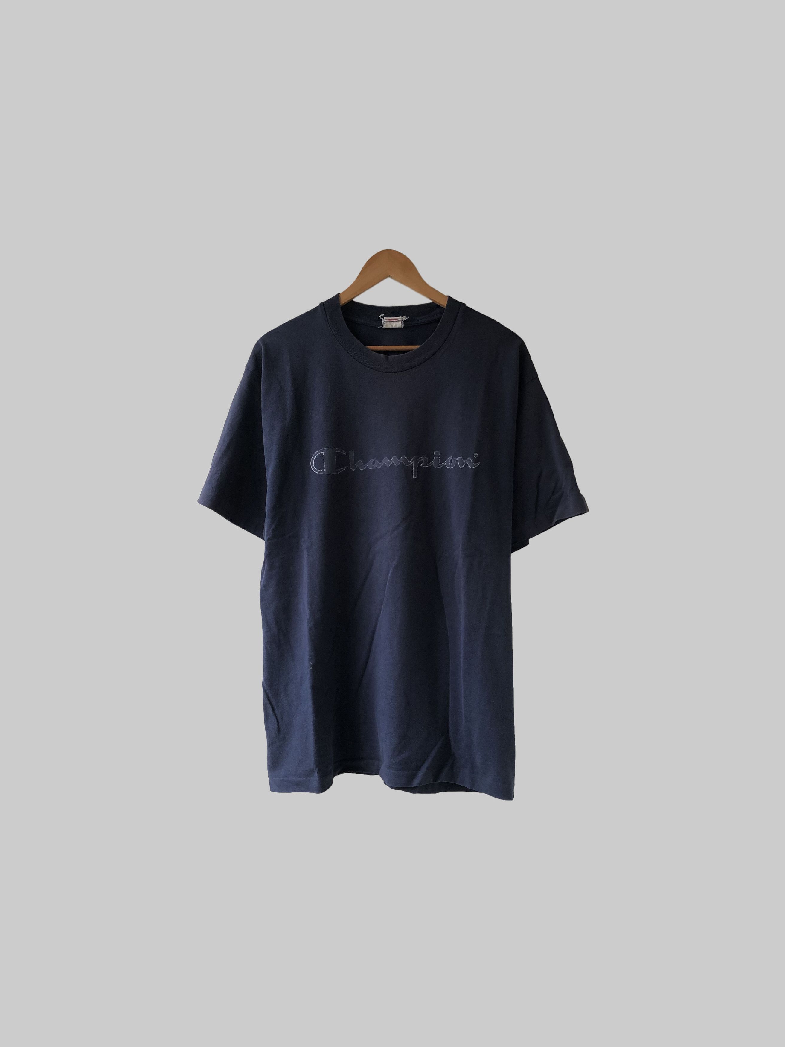 Champion Vintage 90s Champion Thrashed Single Stitch t-shirt Size US L / EU 52-54 / 3 - 1 Thumbnail