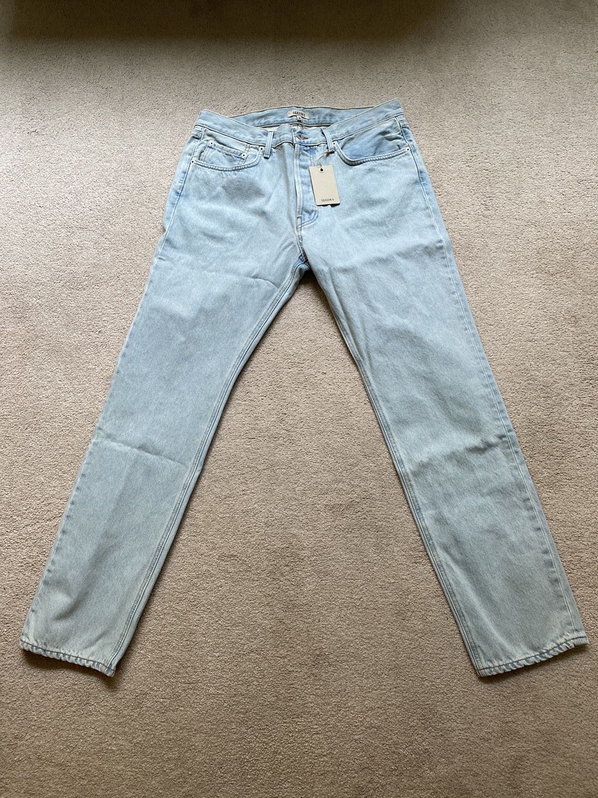 Yeezy NWT Yeezy Season 5 Faded Indigo Jeans 36 Size US 36 / EU 52 - 1 Thumbnail