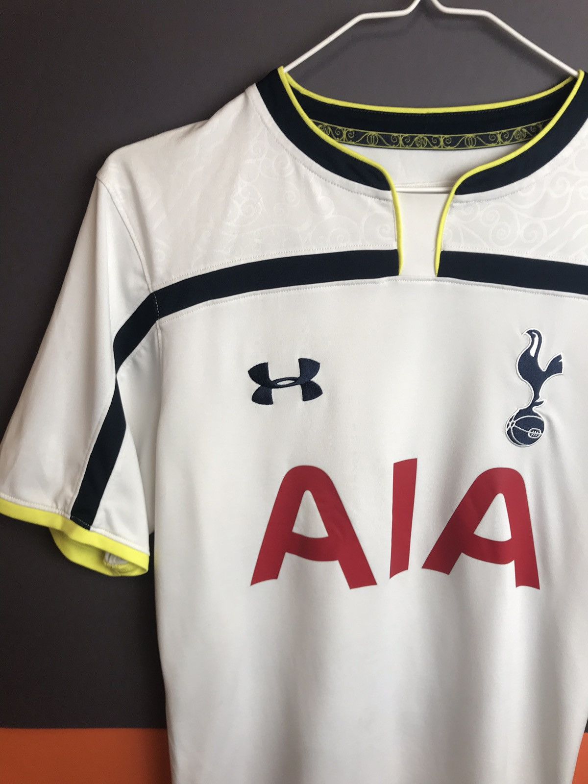 Under Armour Tottenham soccer jersey vintage Size US M / EU 48-50 / 2 - 3 Thumbnail