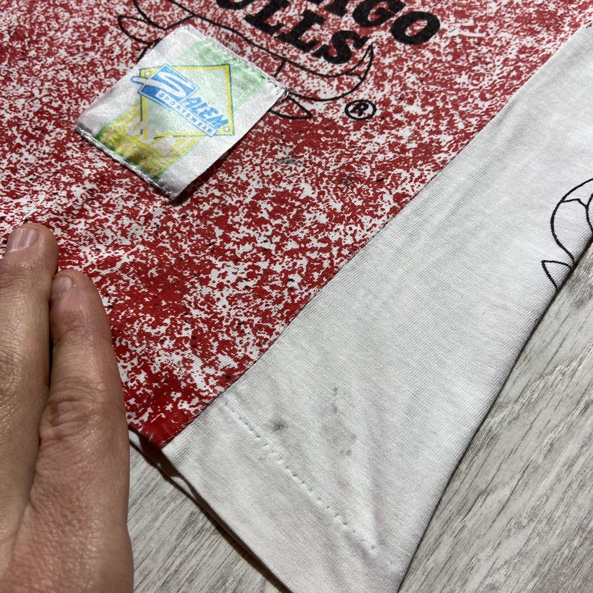 NBA × Vintage Vintage 90s Chicago Bulls All Over Print Single Stitch Tee Size US XL / EU 56 / 4 - 13 Thumbnail