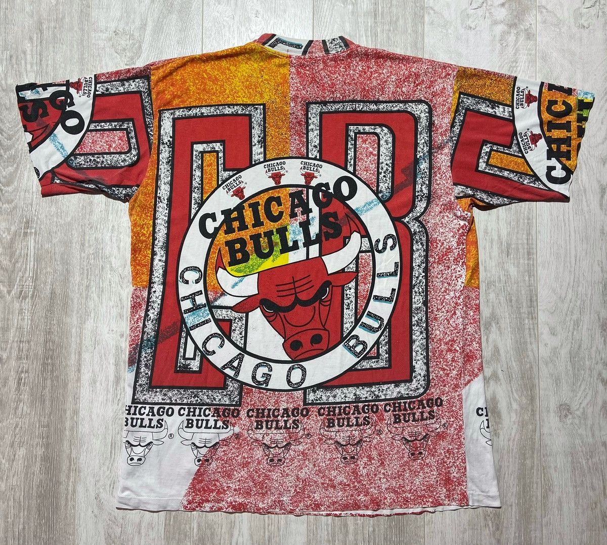 NBA × Vintage Vintage 90s Chicago Bulls All Over Print Single Stitch Tee Size US XL / EU 56 / 4 - 15 Thumbnail