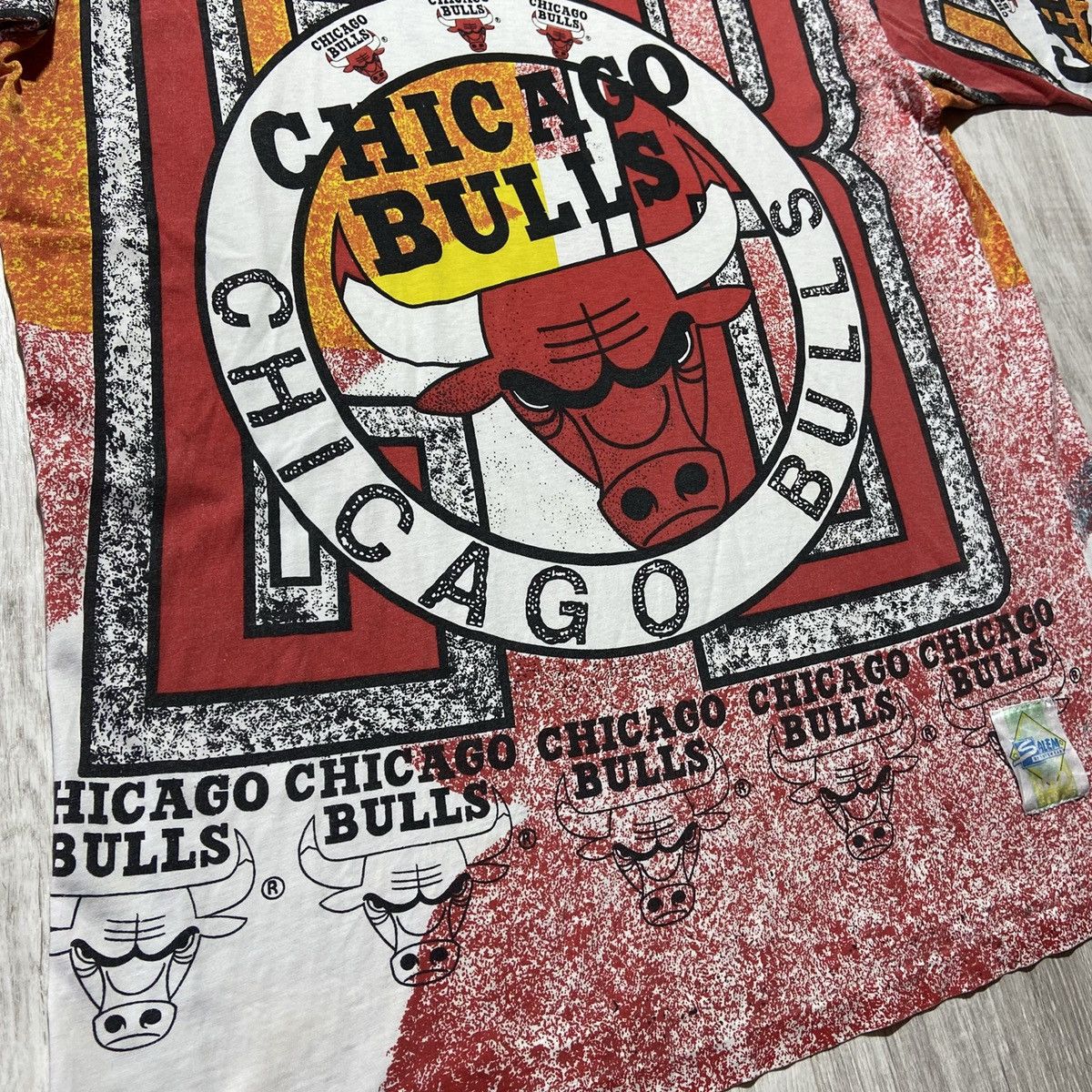 NBA × Vintage Vintage 90s Chicago Bulls All Over Print Single Stitch Tee Size US XL / EU 56 / 4 - 5 Thumbnail