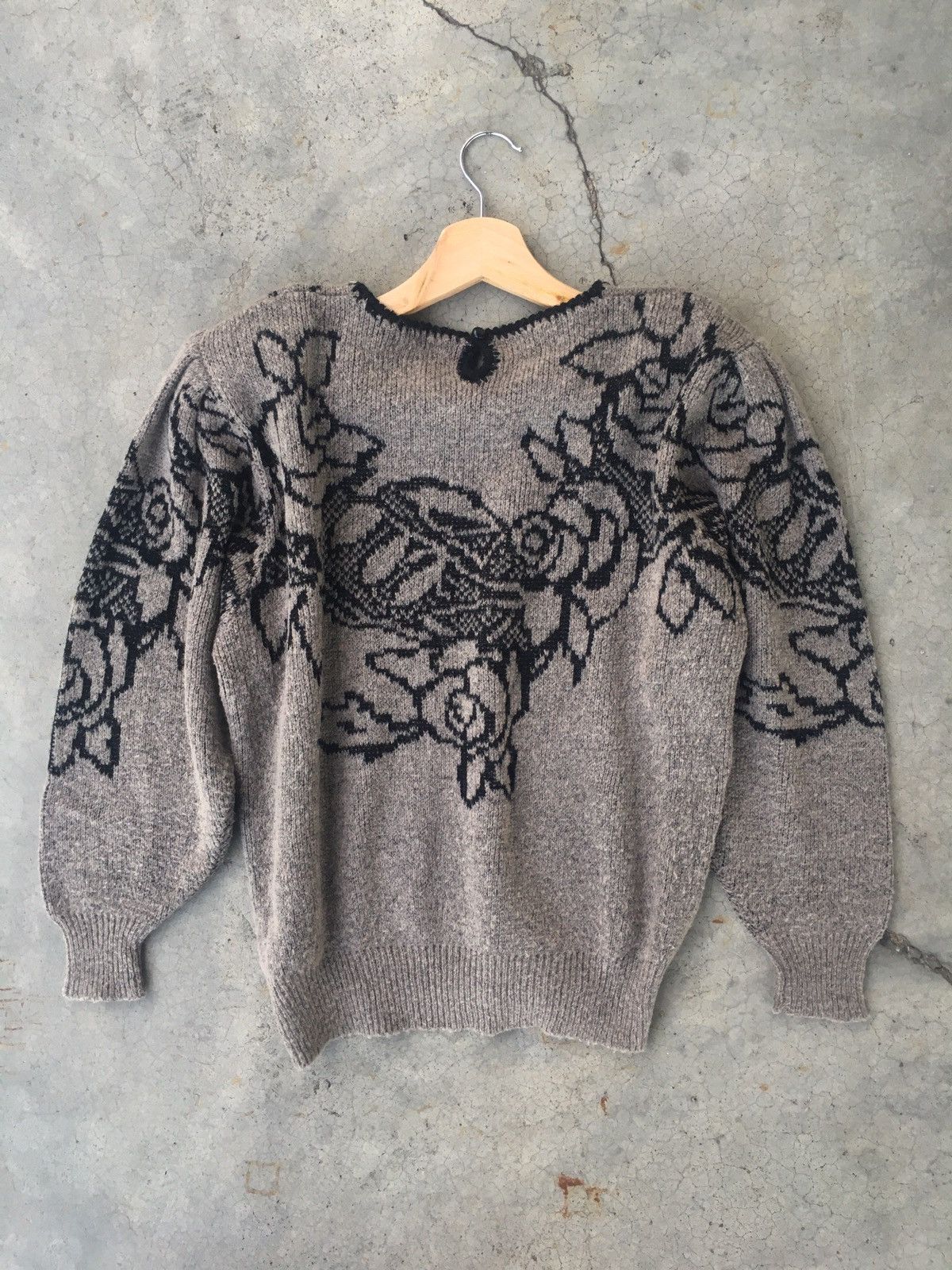 🔴LADIES FASHION Art Flower Sweater/Knitting Pattern