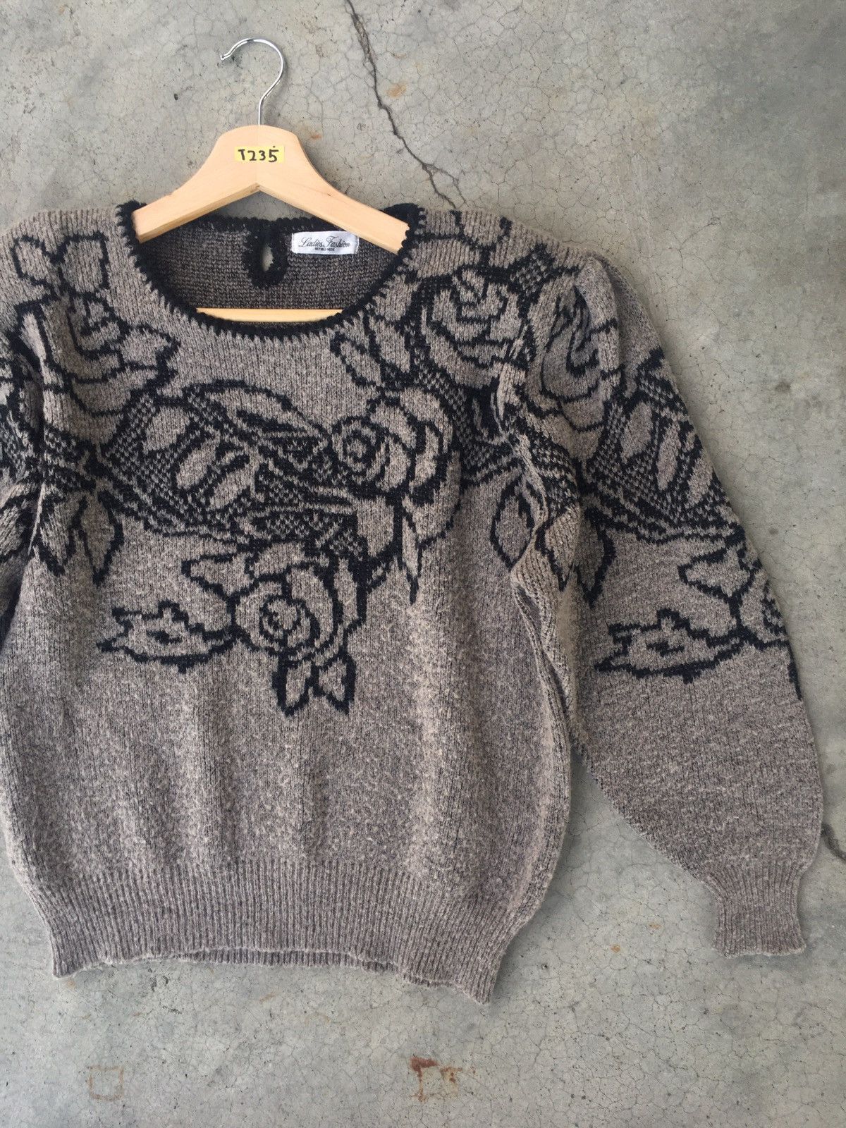 🔴LADIES FASHION Art Flower Sweater/Knitting Pattern