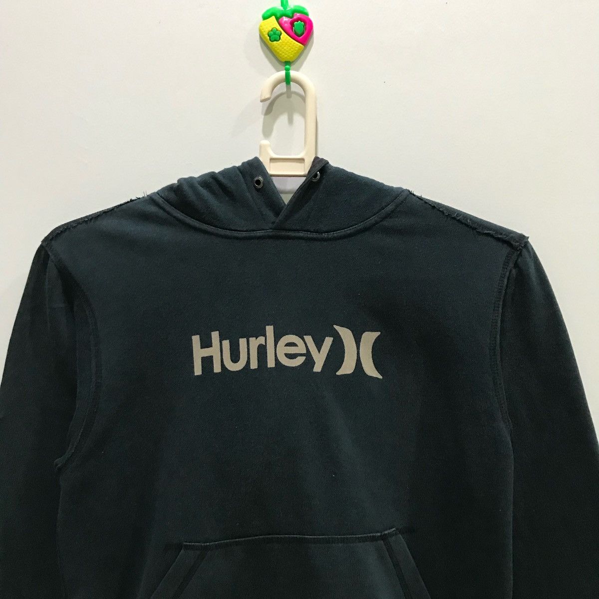 Hurley × Japanese Brand × Vintage HURLEY Hoodie Big Spellout Size S Fits Size L Size US L / EU 52-54 / 3 - 2 Thumbnail