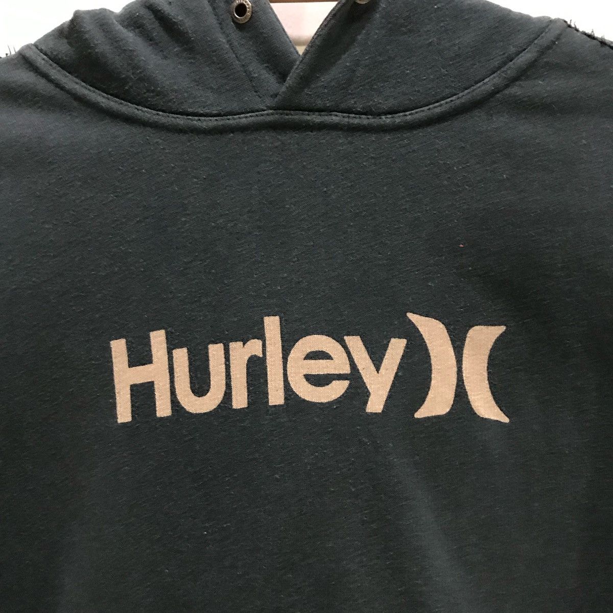 Hurley × Japanese Brand × Vintage HURLEY Hoodie Big Spellout Size S Fits Size L Size US L / EU 52-54 / 3 - 3 Thumbnail