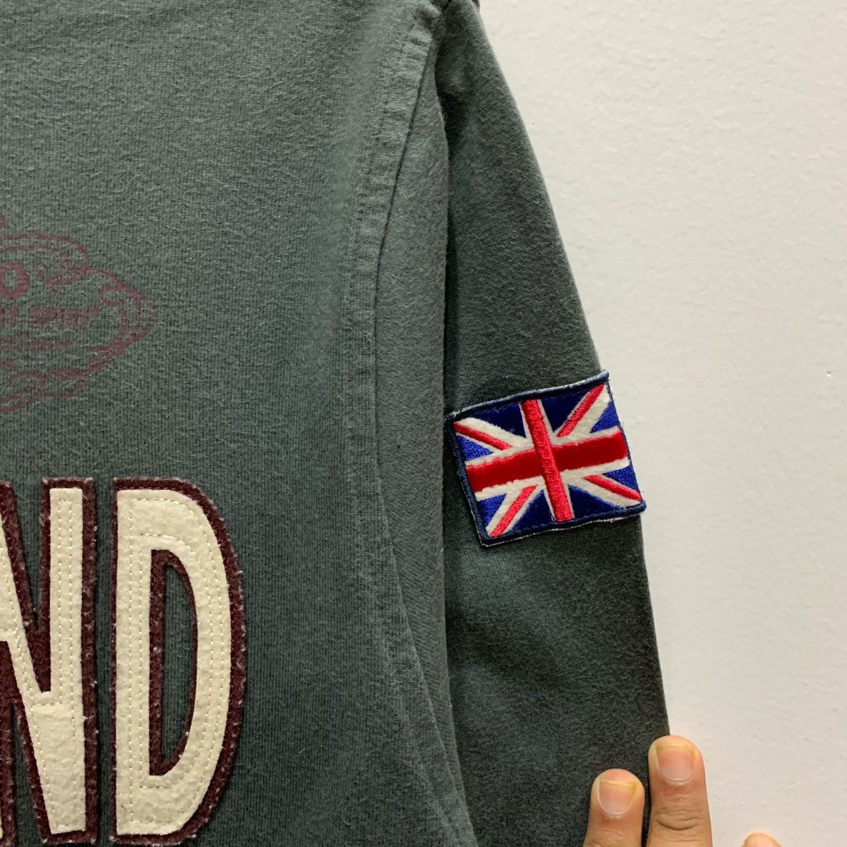 Japanese Brand × Vintage POLO Sweatshirt ENGLAND Spellout Size L Fit M Size US M / EU 48-50 / 2 - 6 Thumbnail