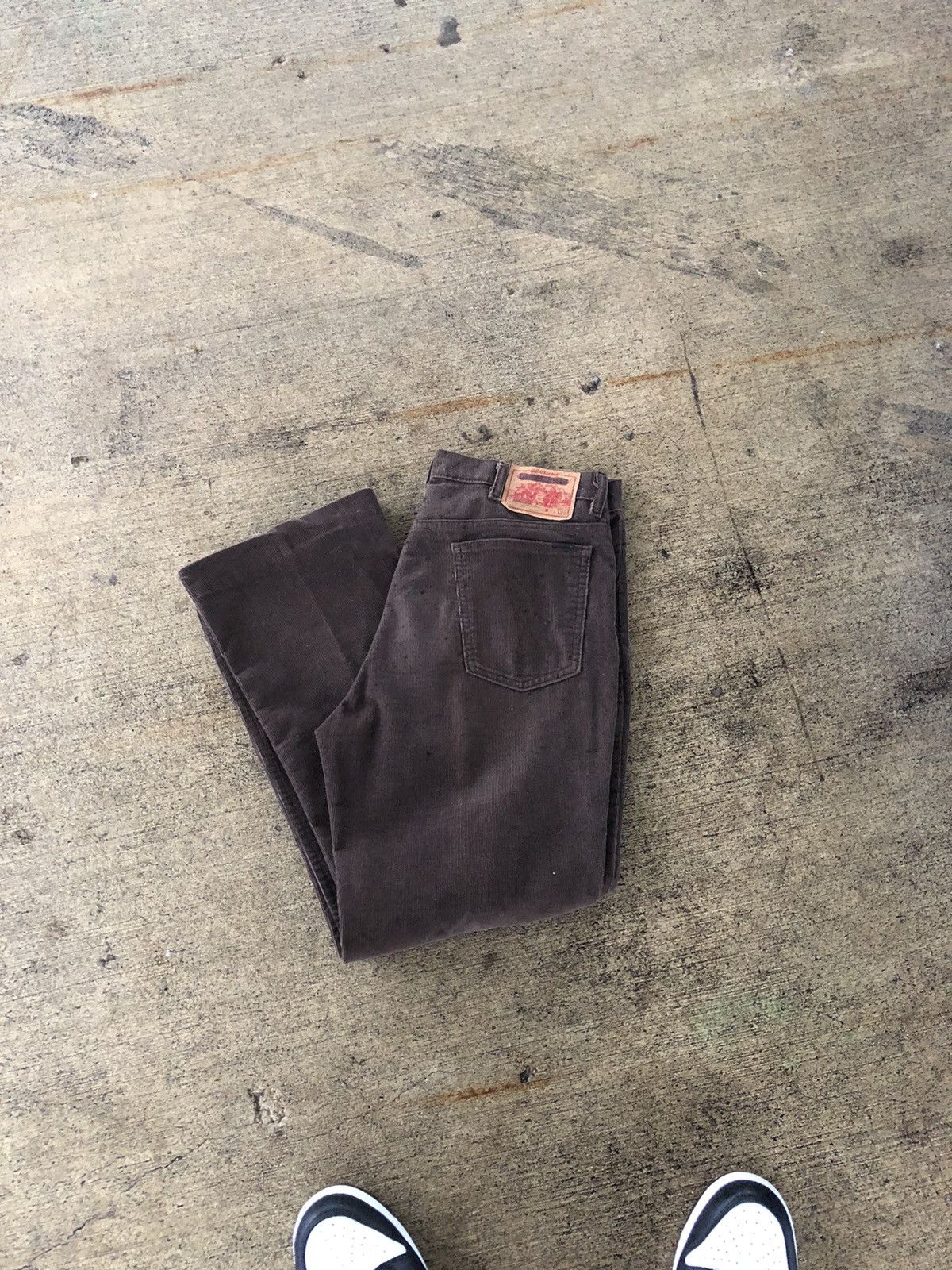 Vintage vintage brown courdouroy made in usa levi jeans Size US 36 / EU 52 - 1 Thumbnail