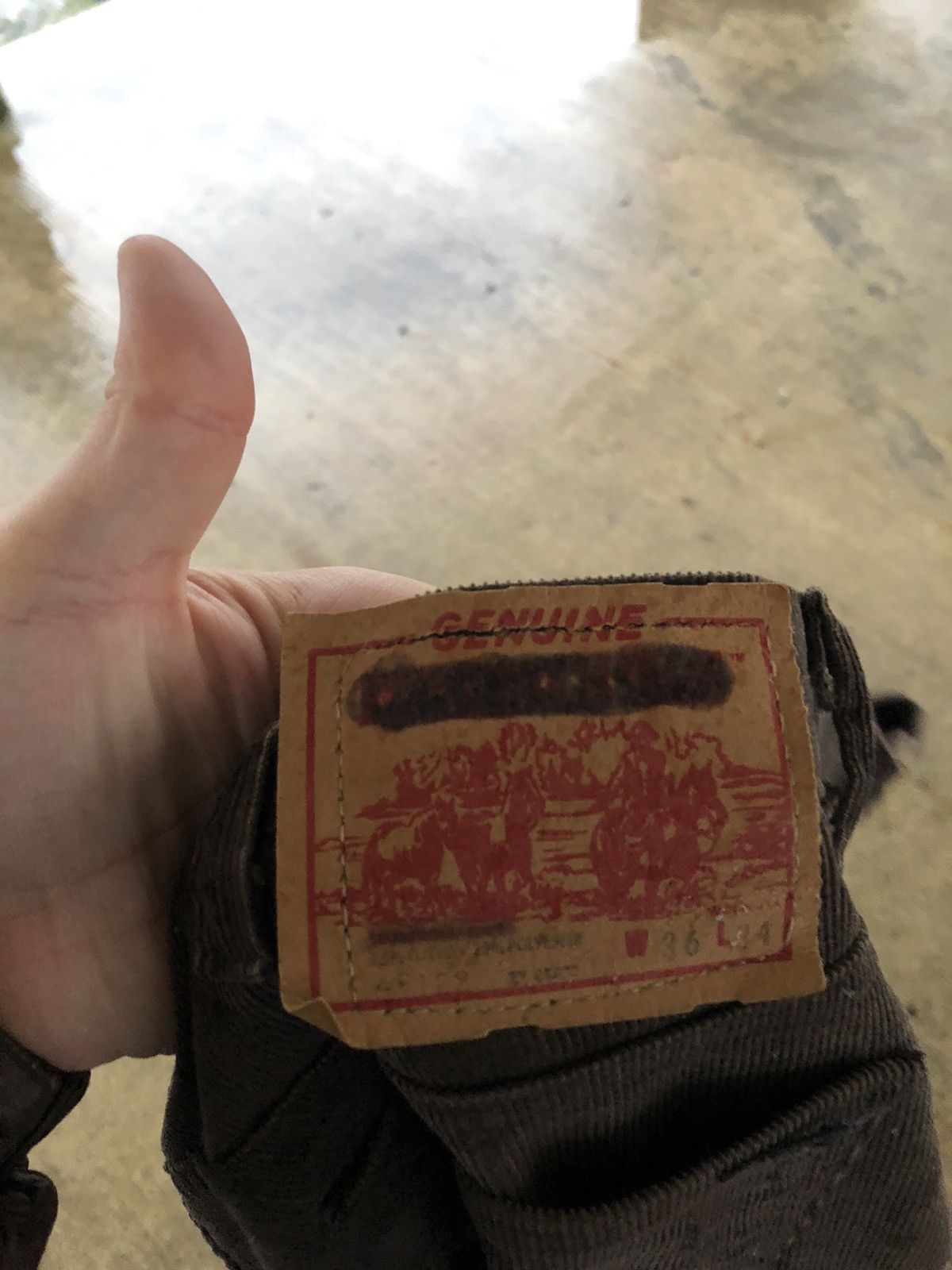Vintage vintage brown courdouroy made in usa levi jeans Size US 36 / EU 52 - 4 Thumbnail