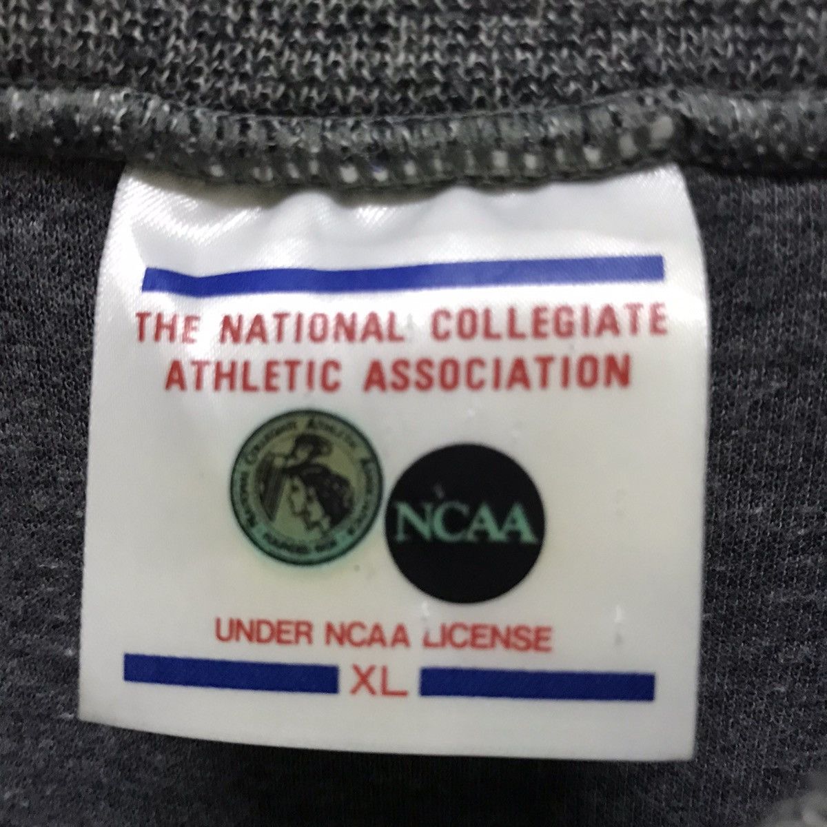 Descente × Japanese Brand × Vintage Vintage Descente NCAA small logo embroidery Size US XL / EU 56 / 4 - 6 Thumbnail