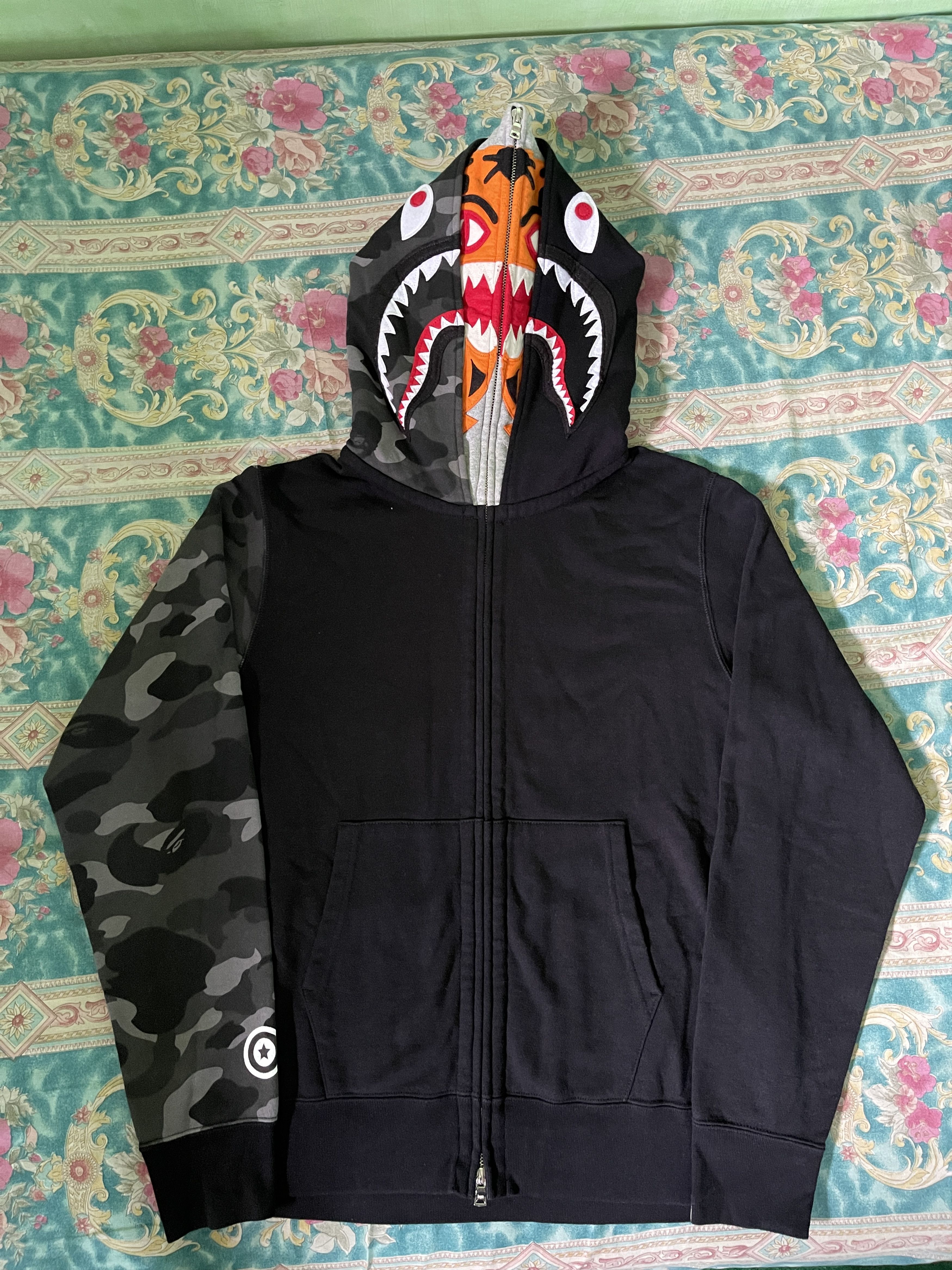 Vintage BAPE Tiger & Shark Hooded Vest Size M