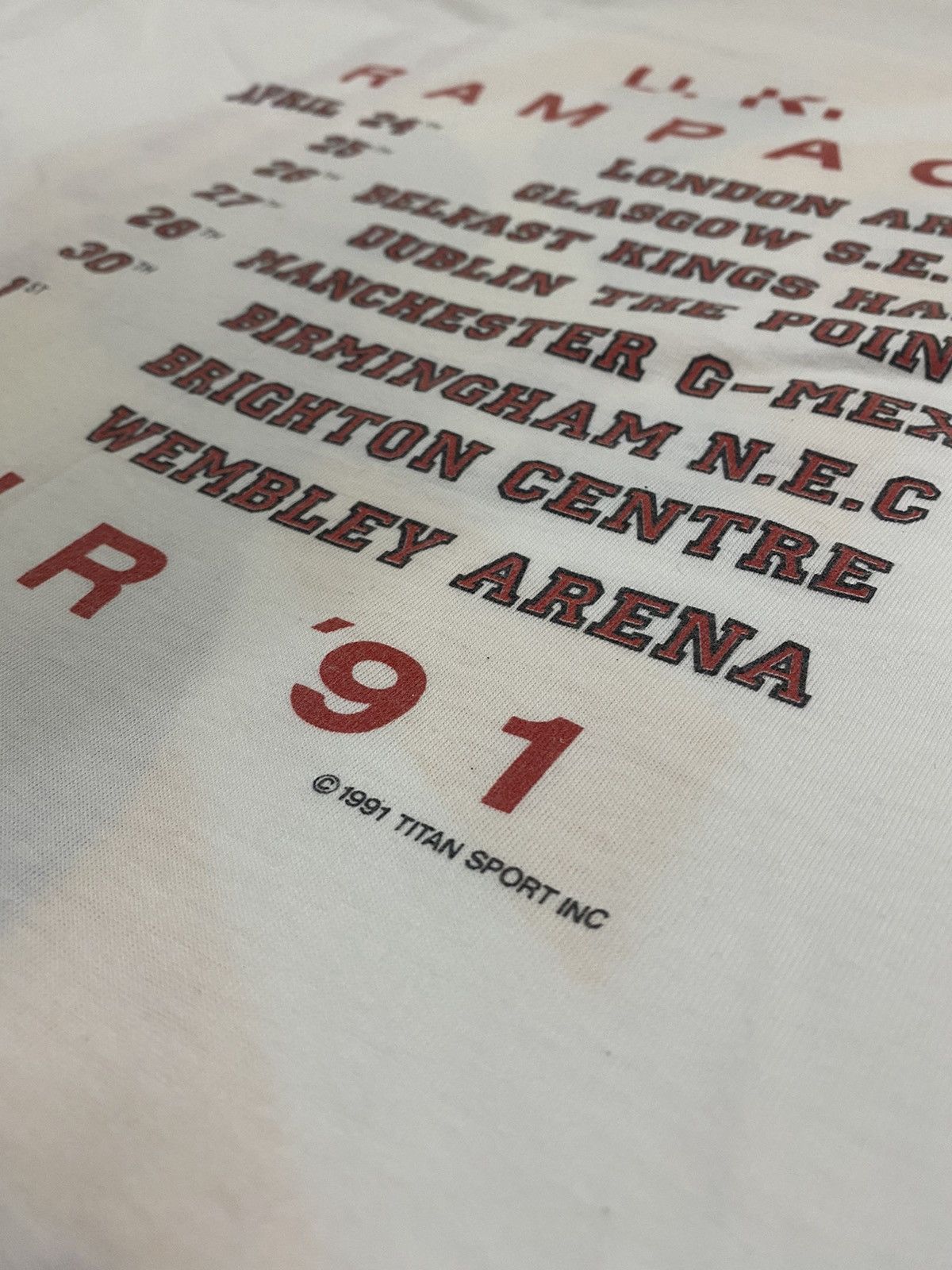 Vintage vintage 1991 HULK HOGAN uk rampage tour wrestling t-shirts Size US L / EU 52-54 / 3 - 8 Thumbnail