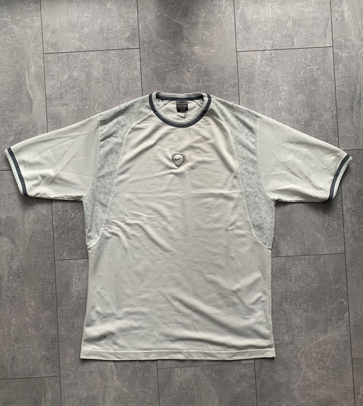 Nike vintage center logo swoosh