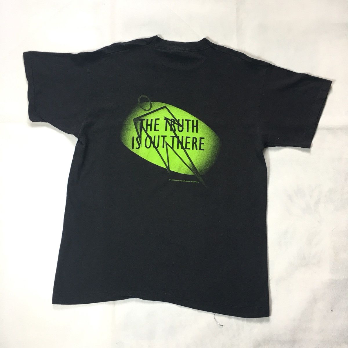 Vintage Vintage 90s X Files “truth is out there” Movie Alien Tshirt Size US XL / EU 56 / 4 - 1 Thumbnail