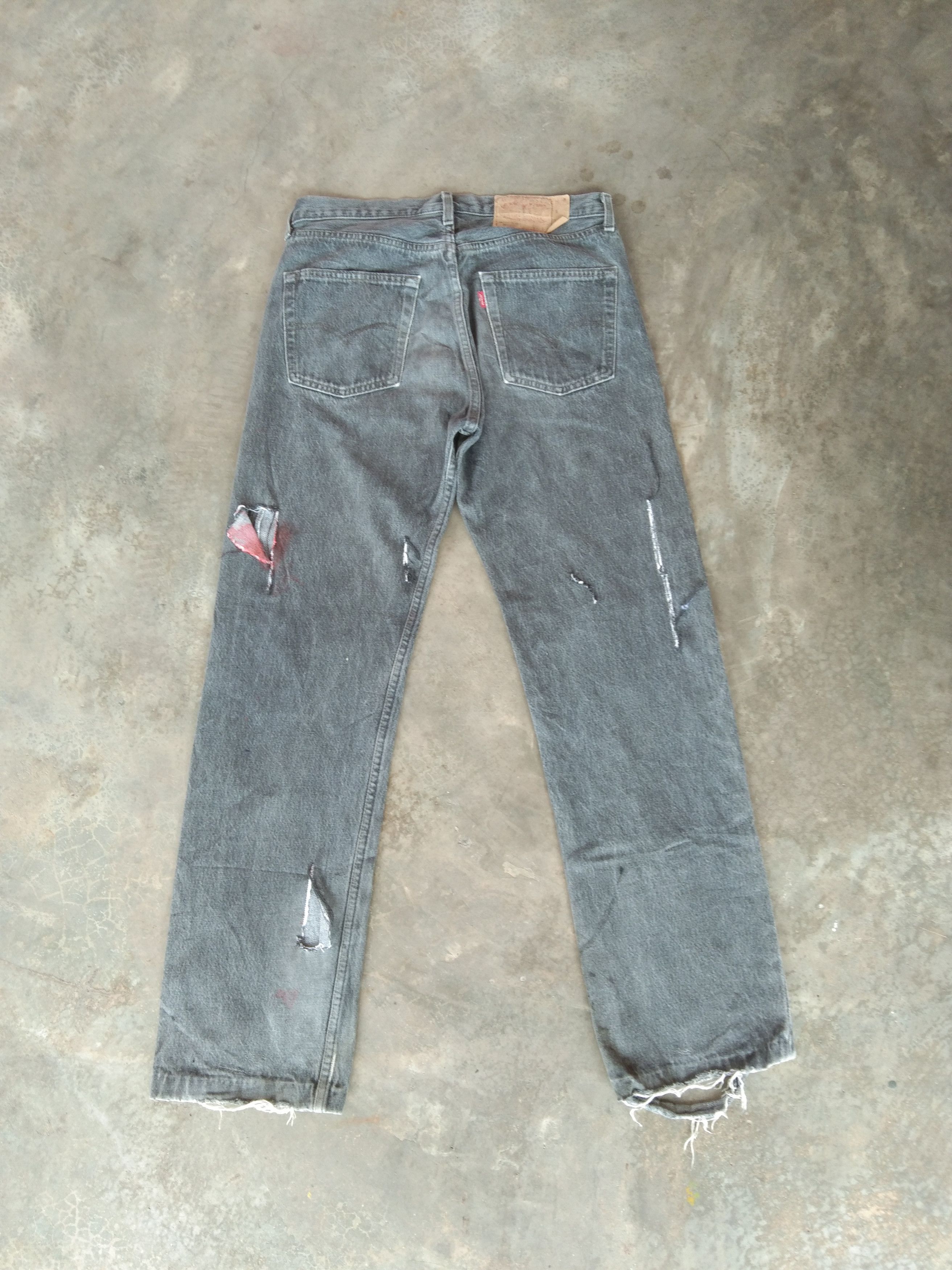 Levi's × Vintage 90s Vintage Levis 501 Grey Distressed Jeans 32x32 Size US 32 / EU 48 - 2 Thumbnail