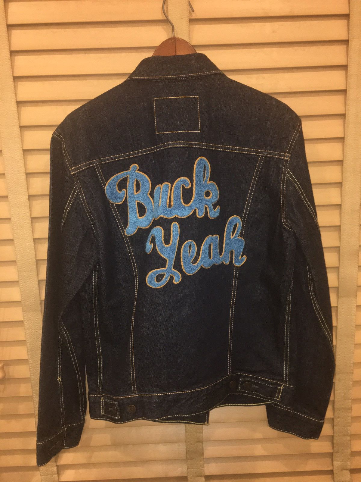 NWOT LEVI'S BUCK hot YEAH DENIM EMBROIDERED JACKET