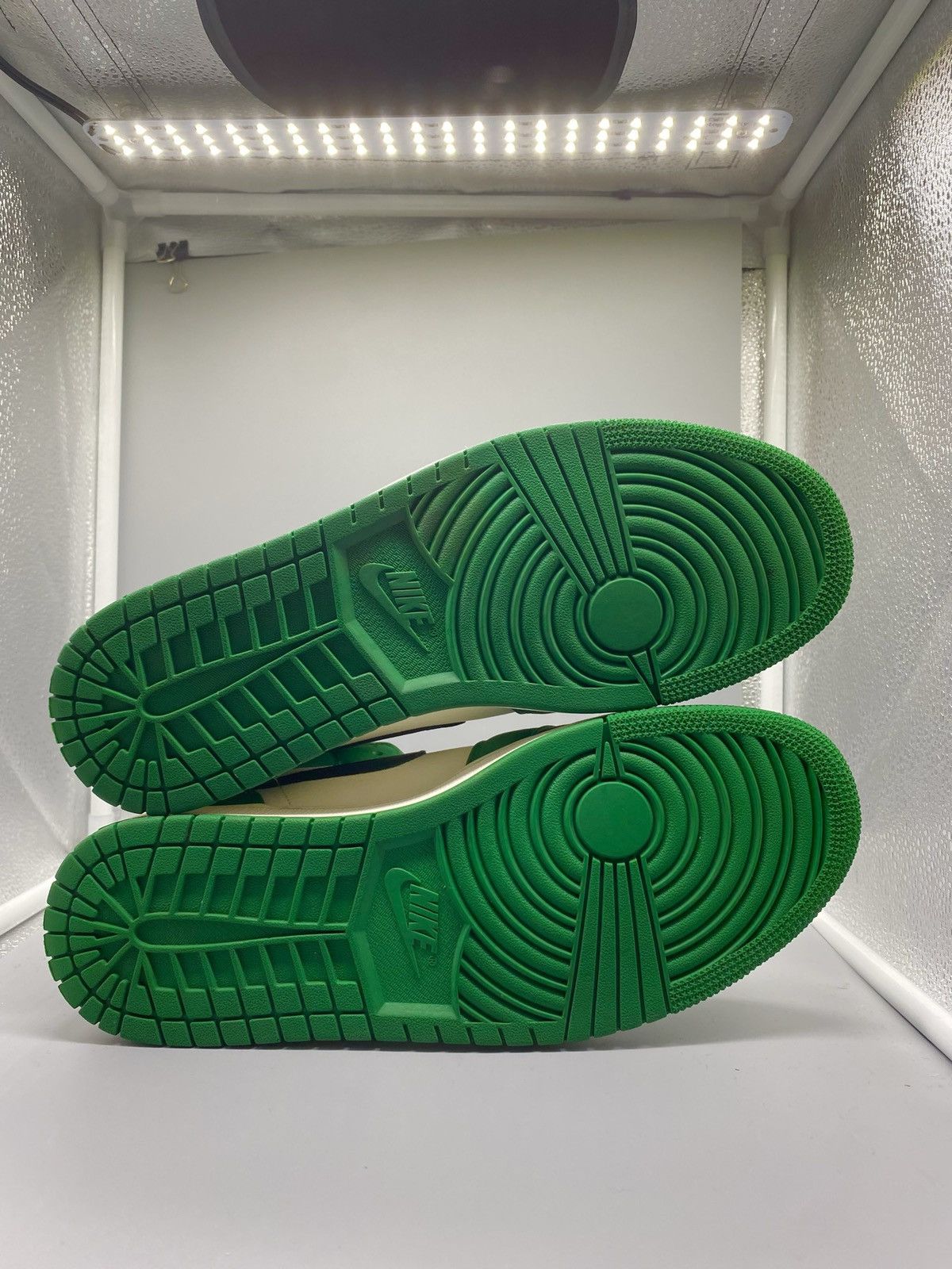Jordan Brand Air Jordan 1 Mid Pine Green Size US 12 / EU 45 - 4 Thumbnail