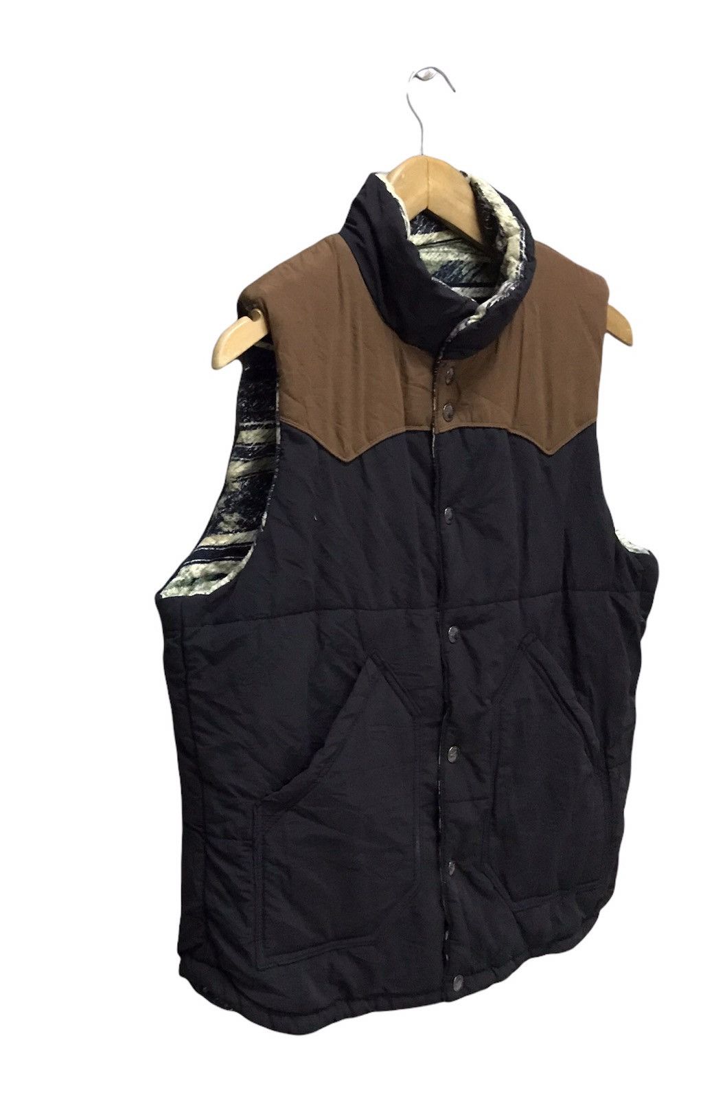 GRN Grn riversable puffer vest Size US L / EU 52-54 / 3 - 8 Thumbnail