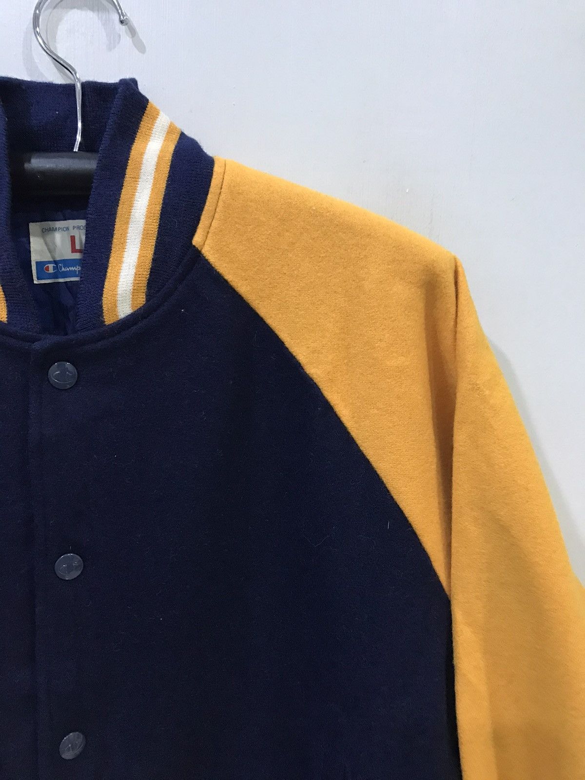 Champion × Vintage Vintage Champion Very Rare Colour Varsity Jacket Size US L / EU 52-54 / 3 - 3 Thumbnail