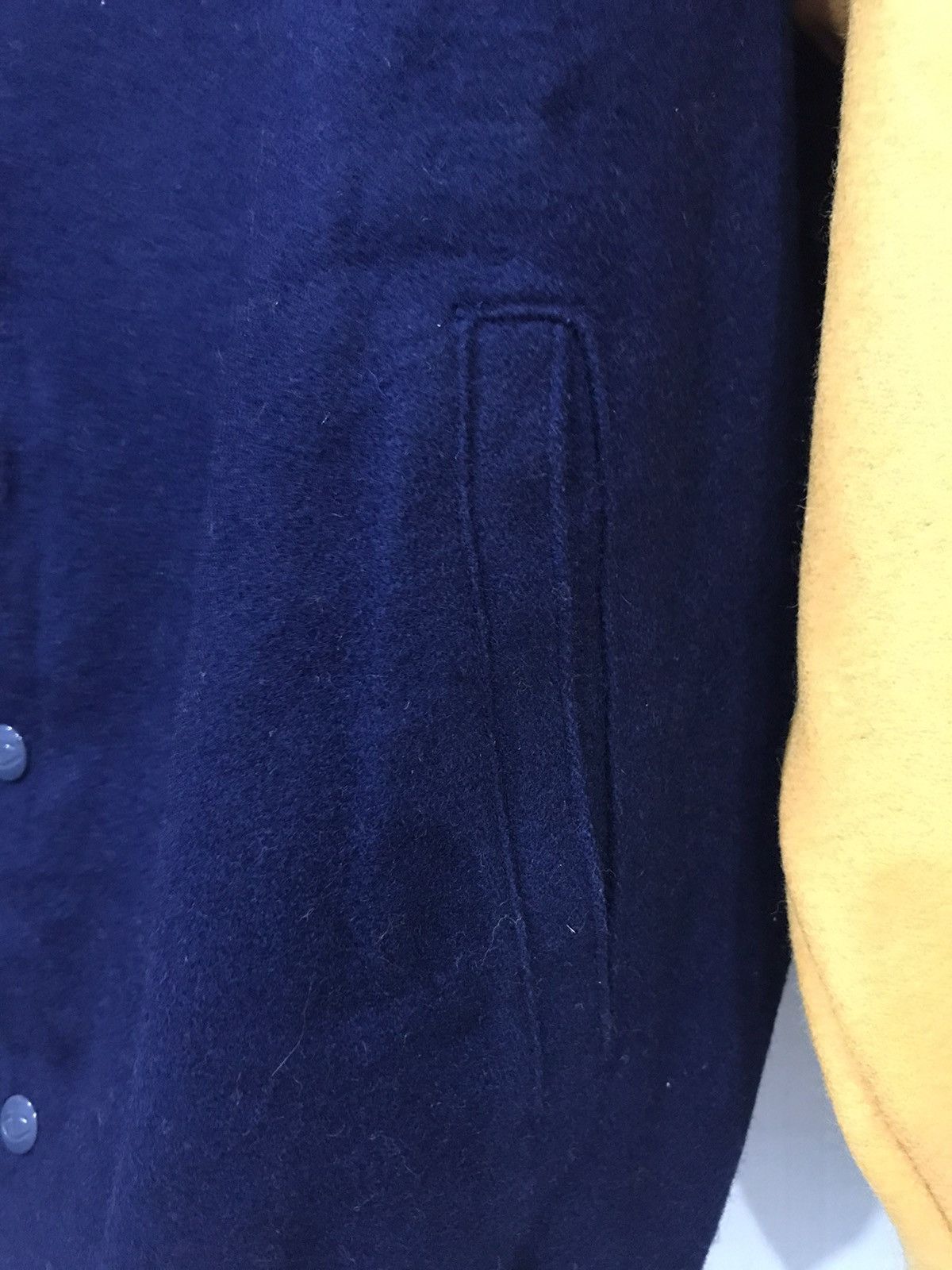 Champion × Vintage Vintage Champion Very Rare Colour Varsity Jacket Size US L / EU 52-54 / 3 - 17 Thumbnail