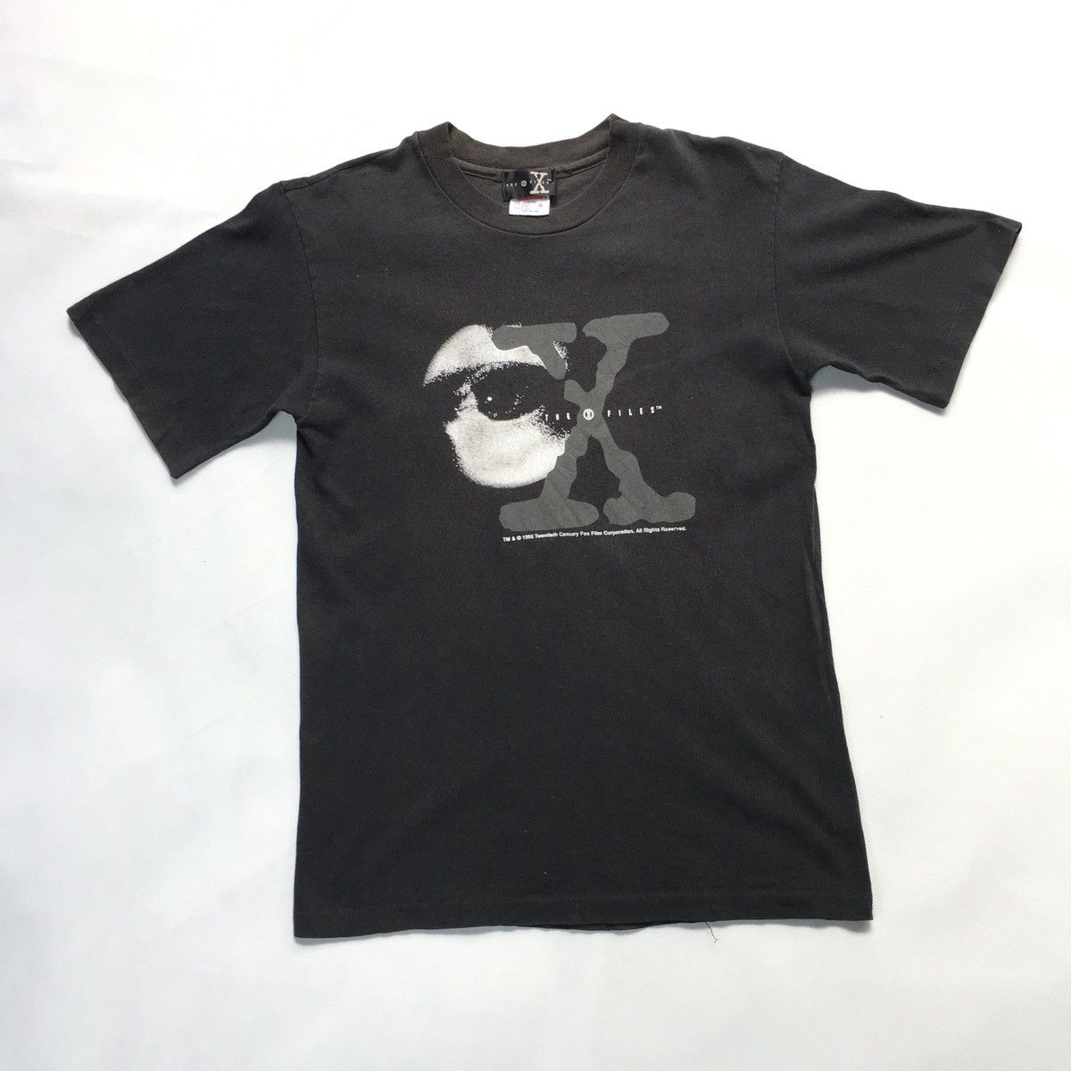 Vintage Vintage 90s X Files Movie Alien Eye Tshirt Size US S / EU 44-46 / 1 - 2 Thumbnail