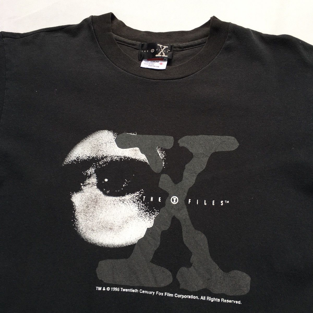 Vintage Vintage 90s X Files Movie Alien Eye Tshirt Size US S / EU 44-46 / 1 - 1 Thumbnail
