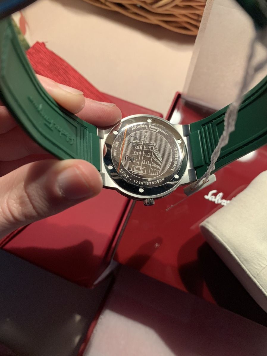 Salvatore Ferragamo *RARE* New Salvatore Ferragamo Croc Leather Embossed Watch Size ONE SIZE - 6 Thumbnail