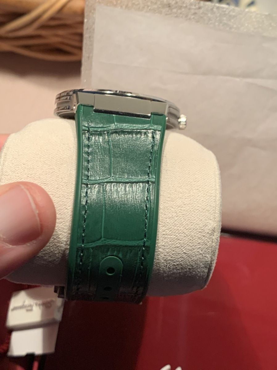 Salvatore Ferragamo *RARE* New Salvatore Ferragamo Croc Leather Embossed Watch Size ONE SIZE - 4 Thumbnail