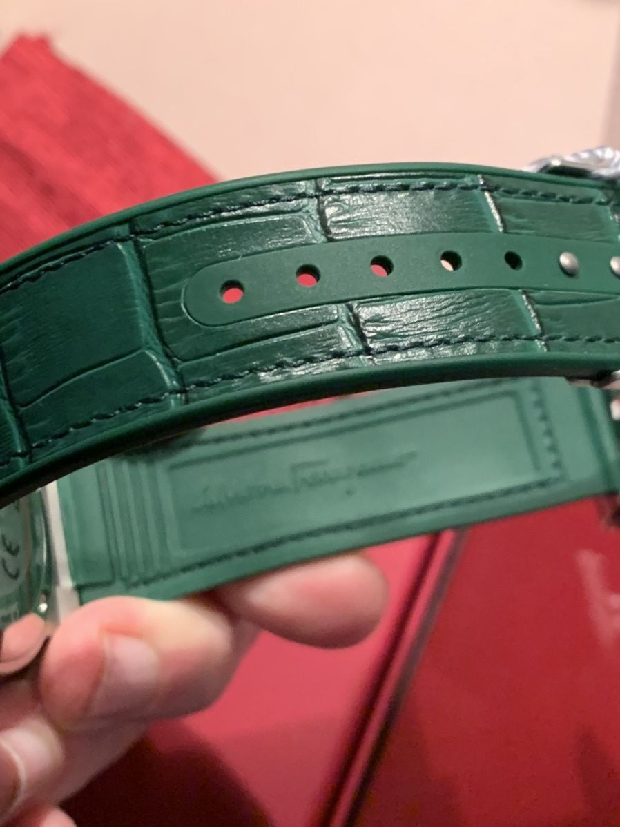 Salvatore Ferragamo *RARE* New Salvatore Ferragamo Croc Leather Embossed Watch Size ONE SIZE - 7 Thumbnail
