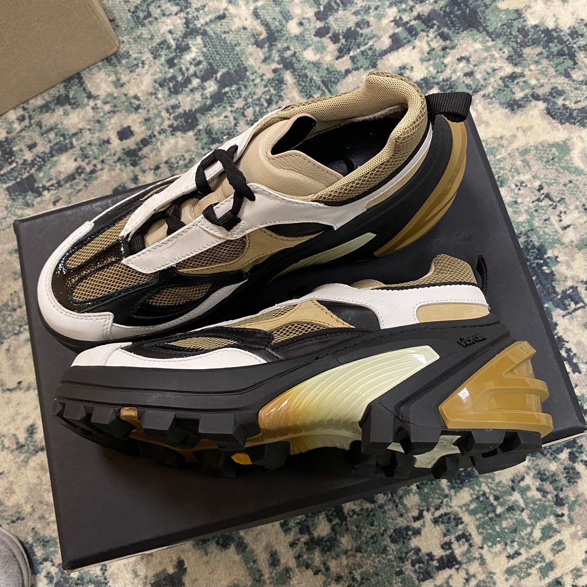 1017 ALYX 9SM INVISIBLE SNEAKER