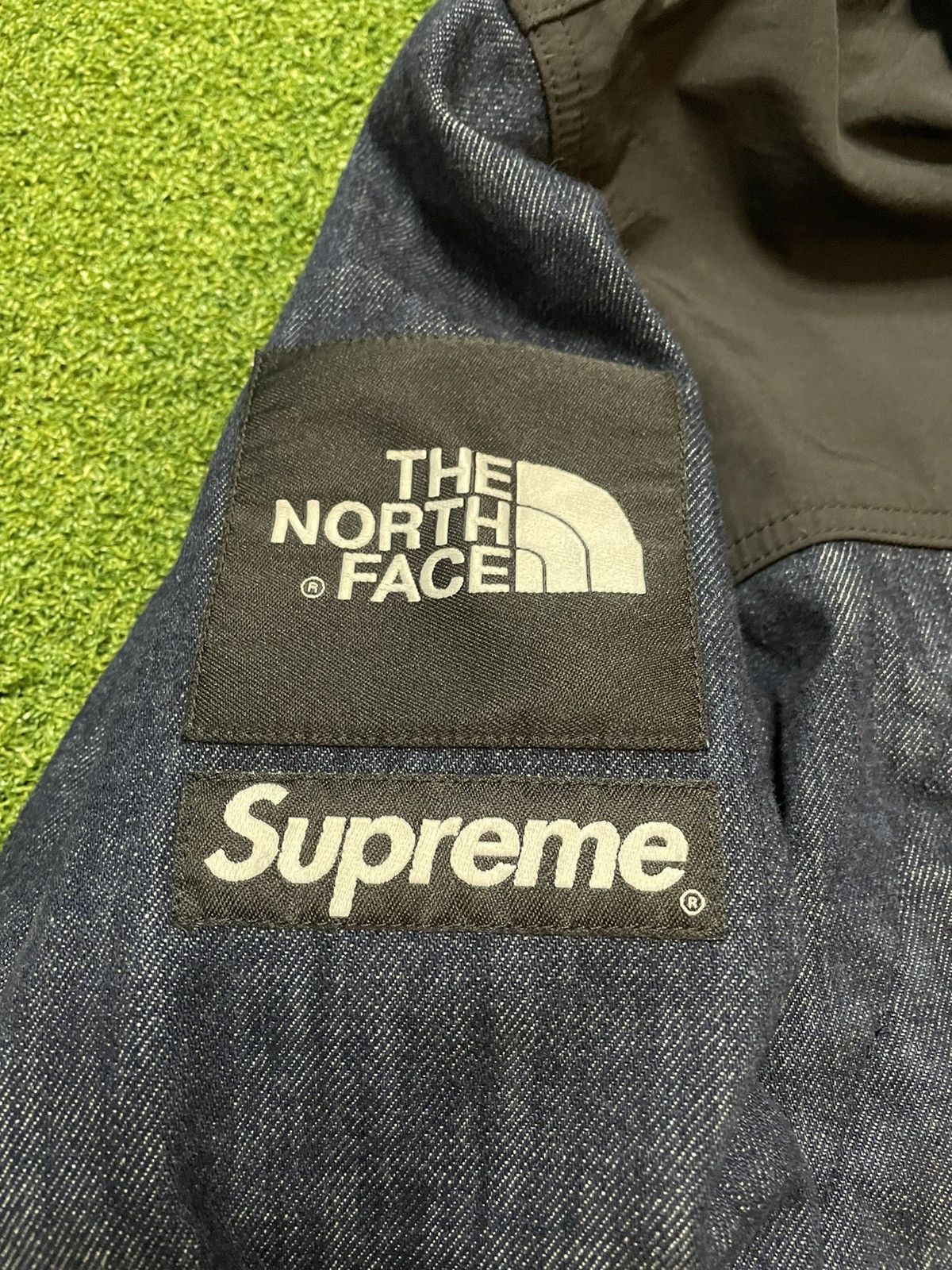 Supreme × The North Face Supreme TNF Denim Dot Shot Jacket Size US XL / EU 56 / 4 - 3 Thumbnail