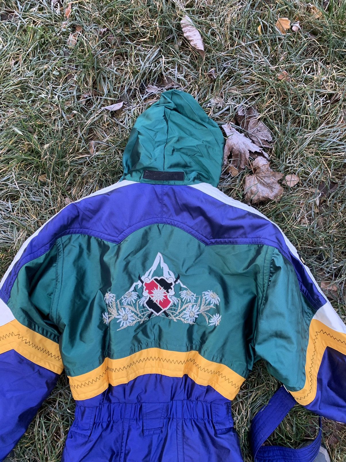 Descente × Vintage Descente suisse ski team vintage suit sdx Switzerland team Size US S / EU 44-46 / 1 - 21 Thumbnail