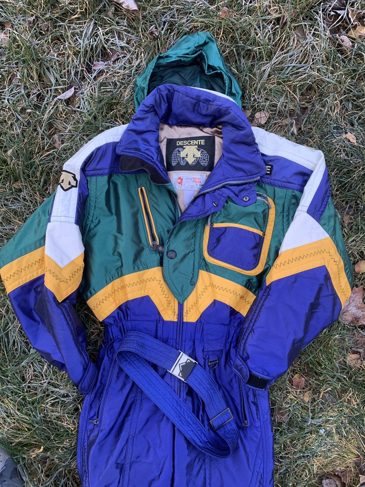 Descente × Vintage Descente suisse ski team vintage suit sdx Switzerland team Size US S / EU 44-46 / 1 - 2 Thumbnail