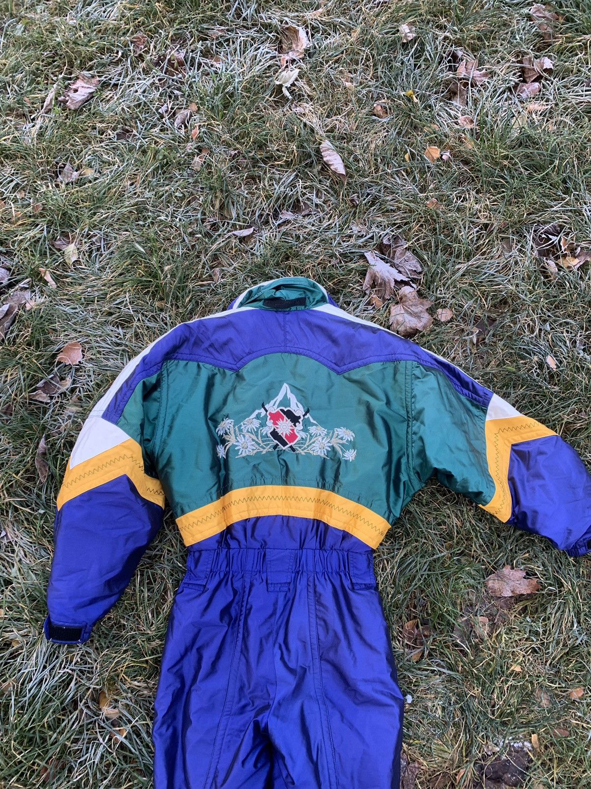 Descente × Vintage Descente suisse ski team vintage suit sdx Switzerland team Size US S / EU 44-46 / 1 - 17 Thumbnail
