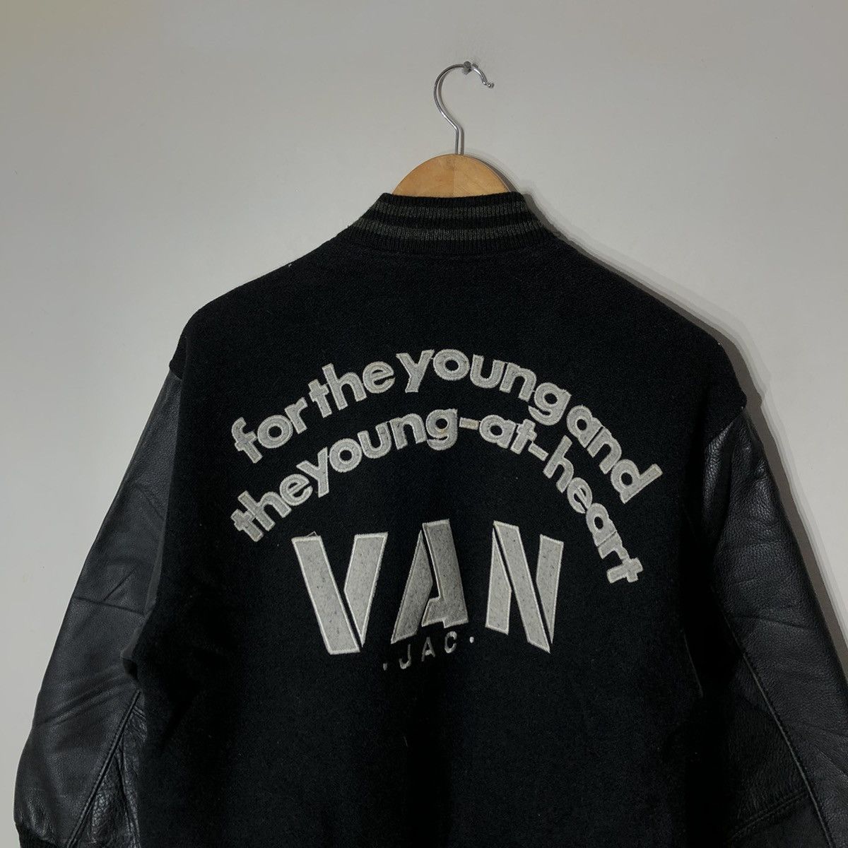 Japanese Brand Vintage Van Jac Varisty Jacket Embroidery Big Logo Size US M / EU 48-50 / 2 - 5 Thumbnail